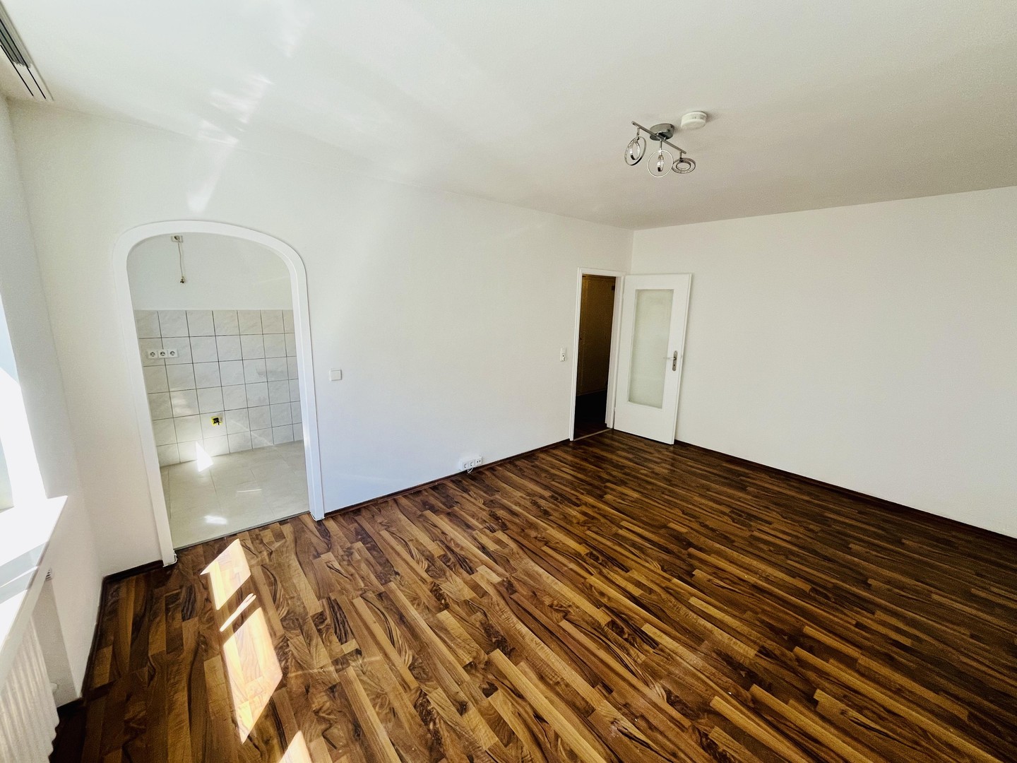 KÖLN-SÜDSTADT; LICHTDURCHFLUTETES 1 ZIMMER-APARTMENT – Köln – Vorschaubild 4