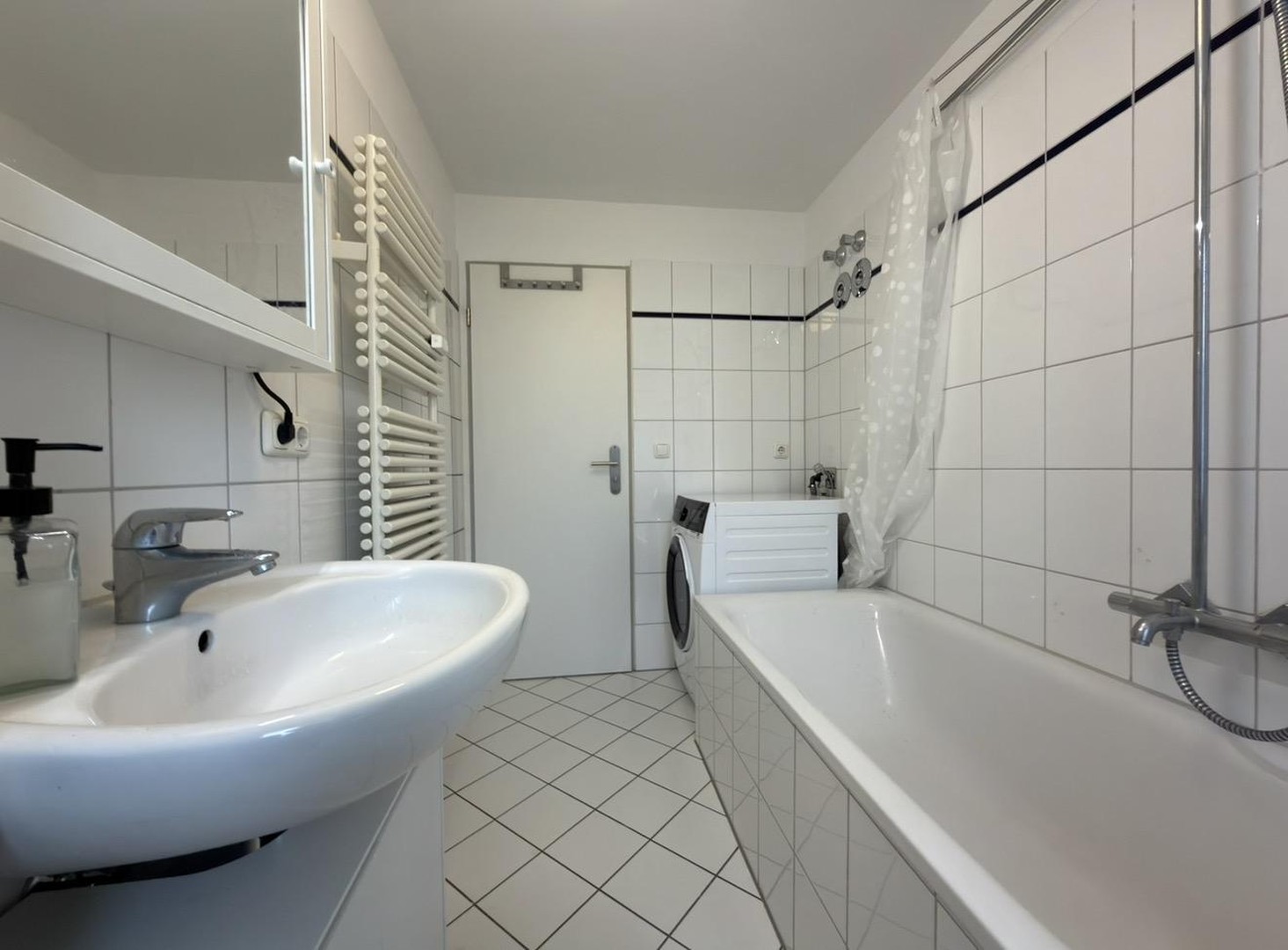 Provisionsfreie helle 3-Zimmer-Wohnung mit Balkon in ruhiger Lage von München Allach-Untermenzing. – München – Vorschaubild 12