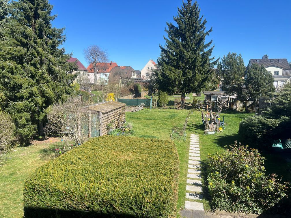 Wunderschön gelegene und großzügige 2 Zimmer Wohnung auf 2 Ebenen mit Balkon und 2 Stellplätzen – Leipzig – Vorschaubild 2