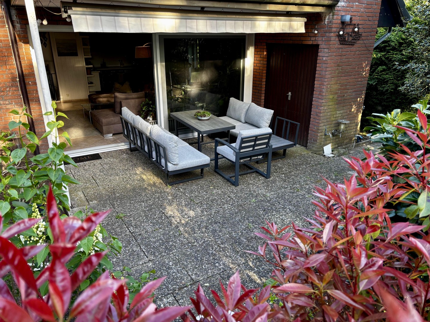 Haus-im-Haus-Charakter mit 30 m² Terrasse in ruhiger Lage in Hamburg-Bramfeld – Hamburg – Vorschaubild 2