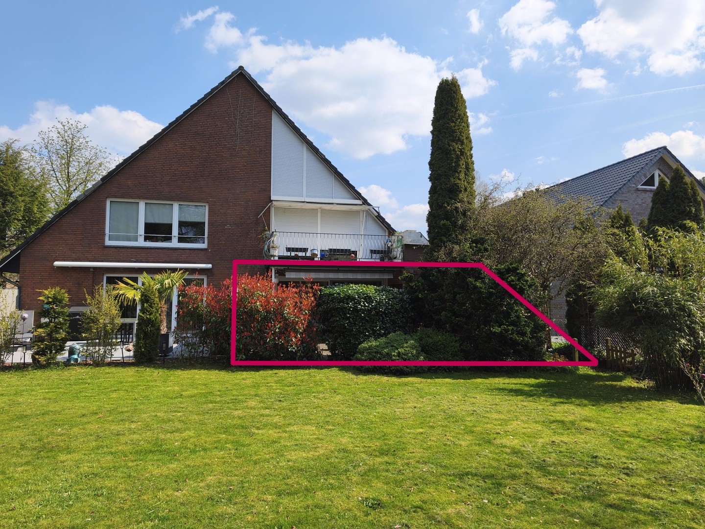 Haus-im-Haus-Charakter mit 30 m² Terrasse in ruhiger Lage in Hamburg-Bramfeld – Hamburg – Vorschaubild 3