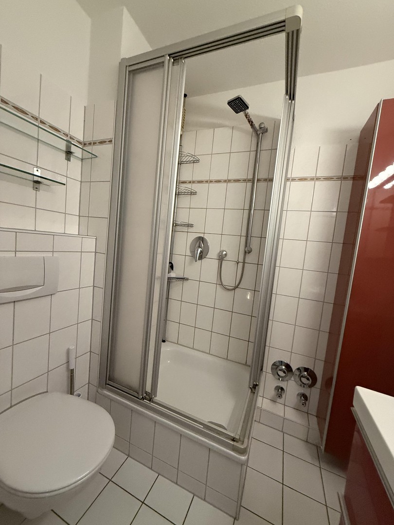 Haus-im-Haus-Charakter mit 30 m² Terrasse in ruhiger Lage in Hamburg-Bramfeld – Hamburg – Vorschaubild 8