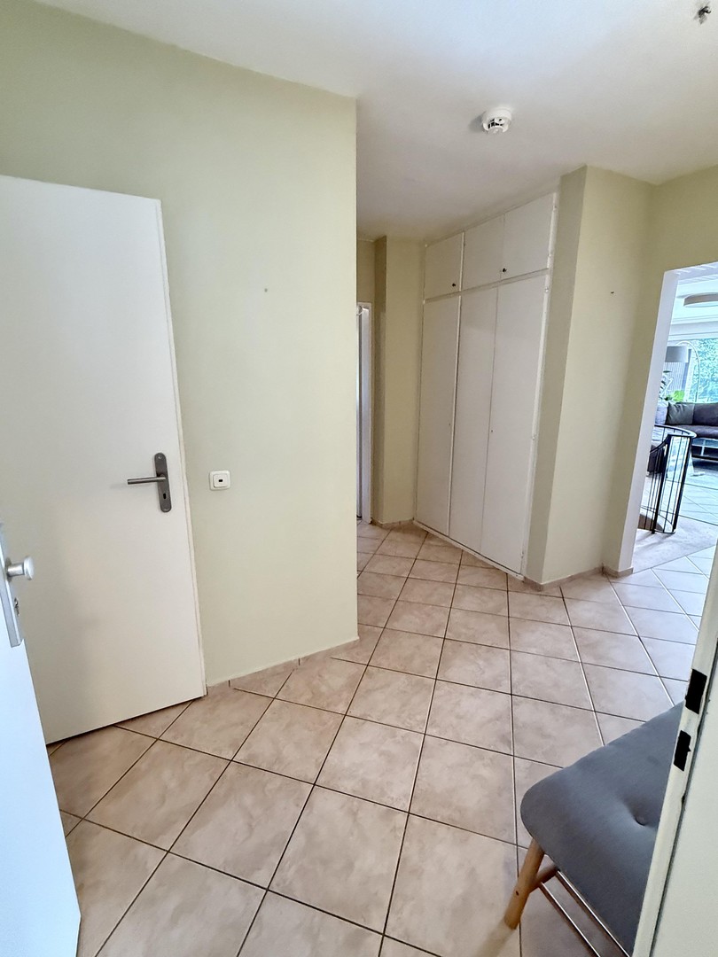 Haus-im-Haus-Charakter mit 30 m² Terrasse in ruhiger Lage in Hamburg-Bramfeld – Hamburg – Vorschaubild 9