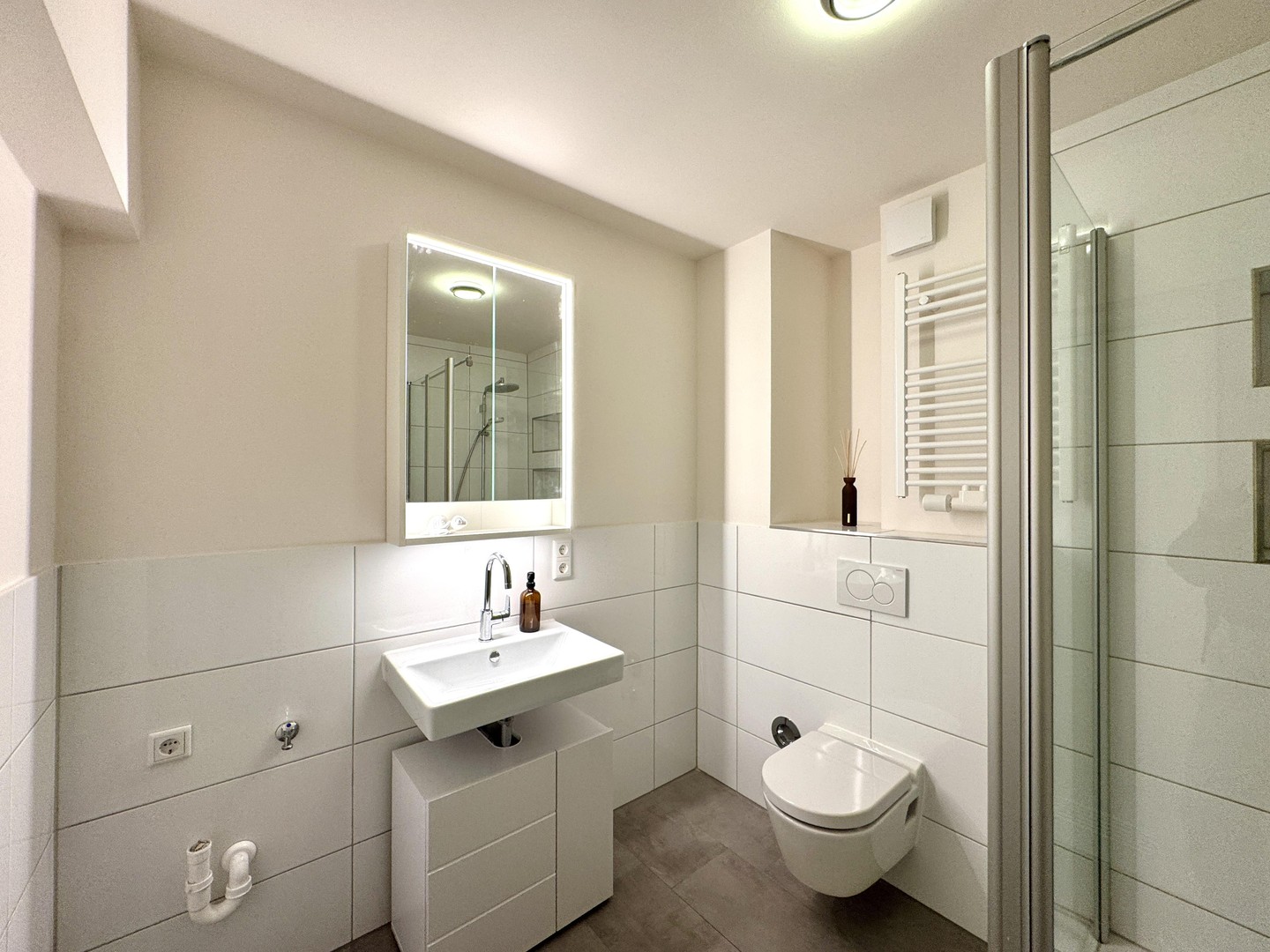 Bezugsfreie 1-Zimmer-Wohnung mit Loggia im Erstbezug nach Modernisierung! – Düsseldorf – Vorschaubild 11