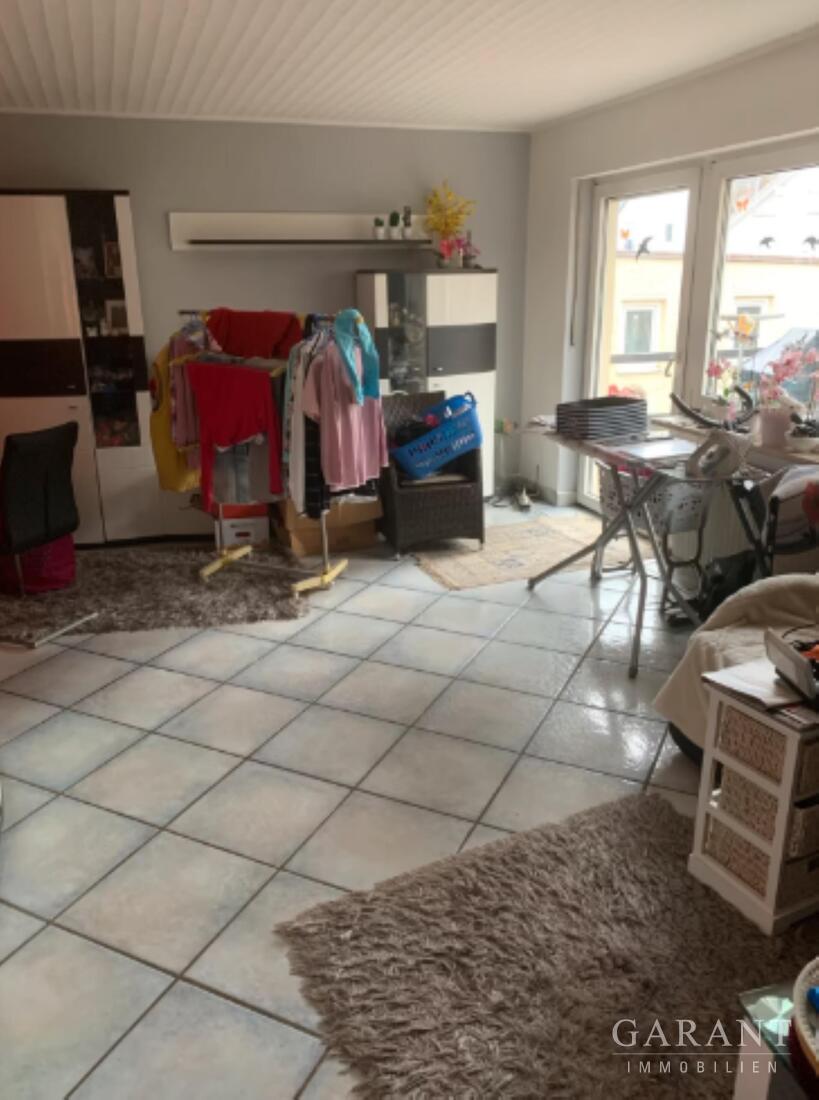 Charmante Doppelhaushälfte mit Garten, Dachstudio und Garage in ruhiger Lage von München-Perlach – München – Vorschaubild 2