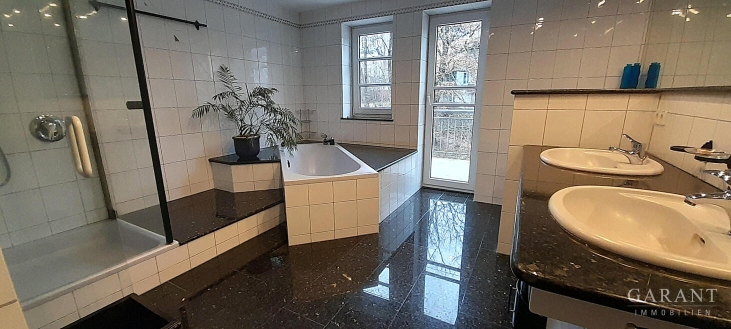 Familienfreundliches Architektenhaus mit Einliegerwohnung – Ochsenhausen – Bild 1 von 20