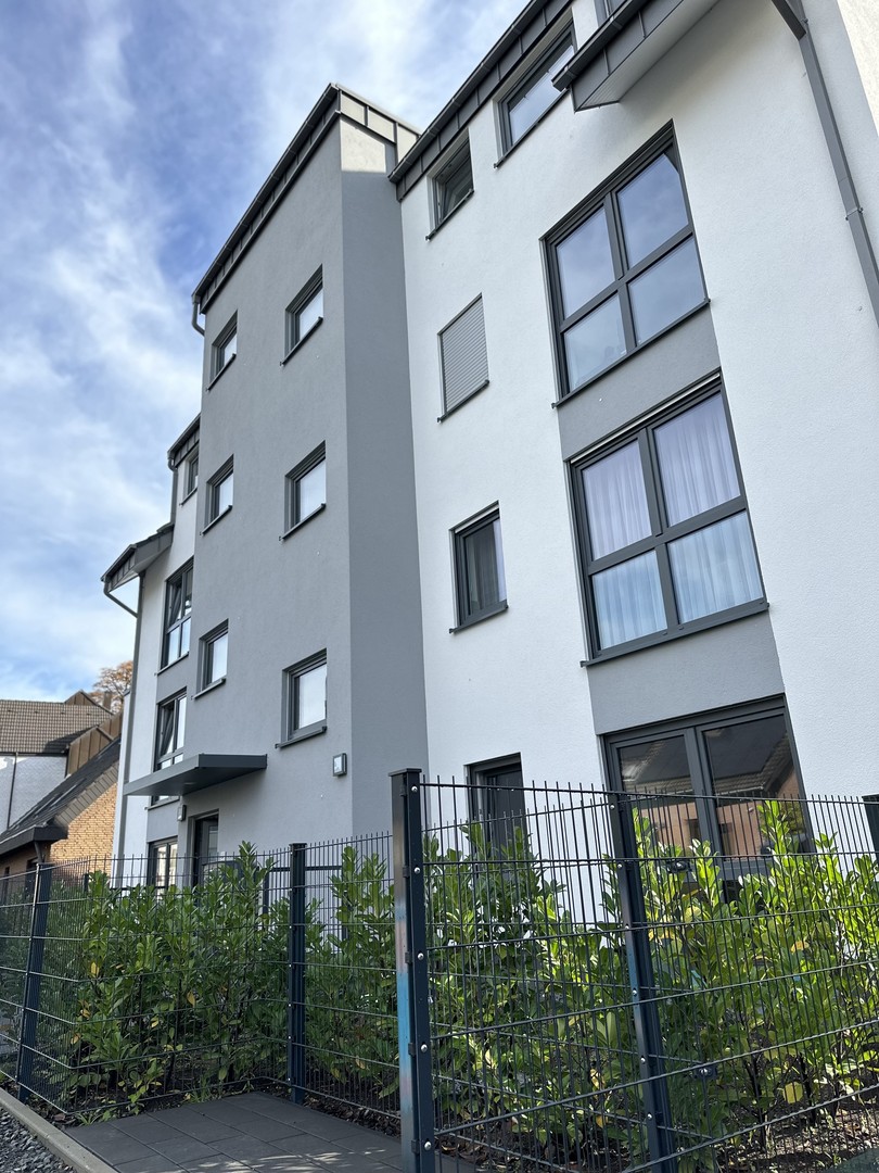 Bezugsfreie 3 Zimmerwohnung mit großer Süd-Terrasse und Garten – Düsseldorf – Vorschaubild 2