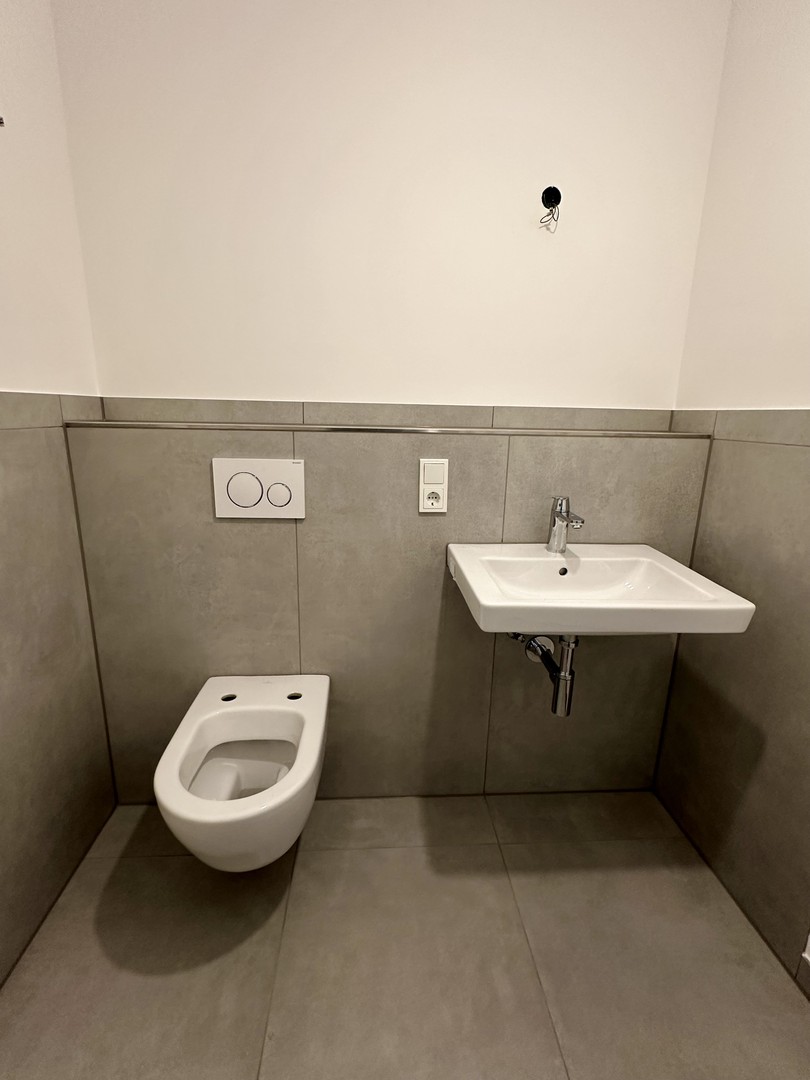 Bezugsfreie 3 Zimmerwohnung mit großer Süd-Terrasse und Garten – Düsseldorf – Vorschaubild 9