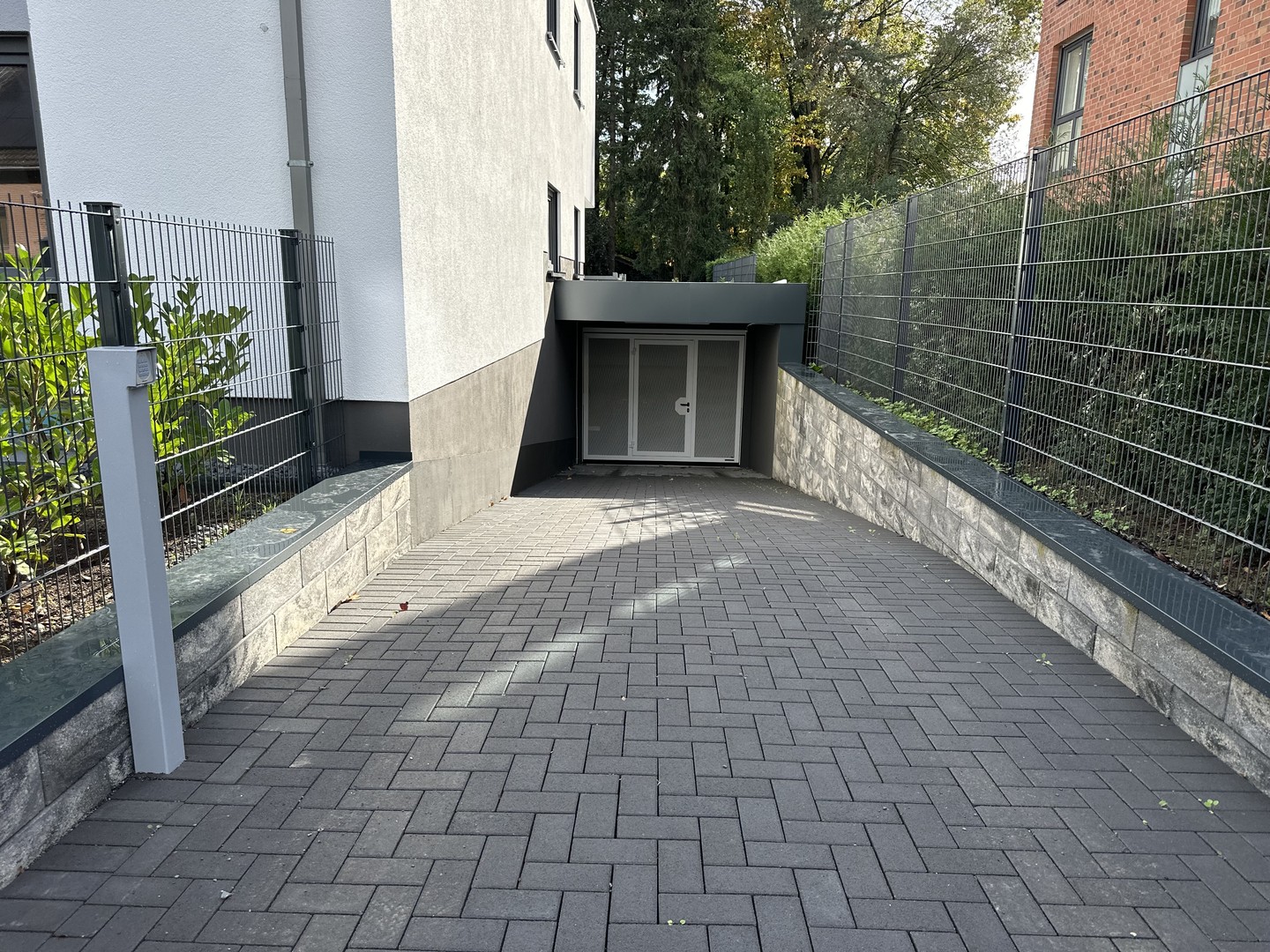 Bezugsfreie 3 Zimmerwohnung mit großer Süd-Terrasse und Garten – Düsseldorf – Vorschaubild 14