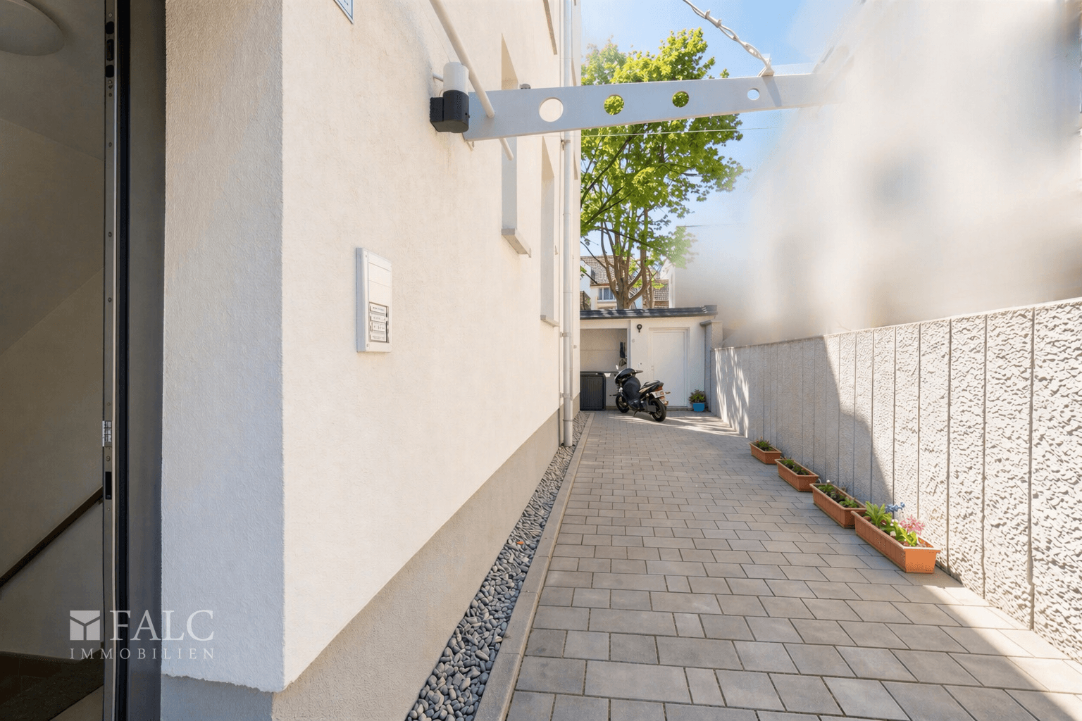 Saniertes Mehrfamilienhaus in Stuttgart mit 7 Einheiten und Energieeffizienzklasse B – Stuttgart – Vorschaubild 9