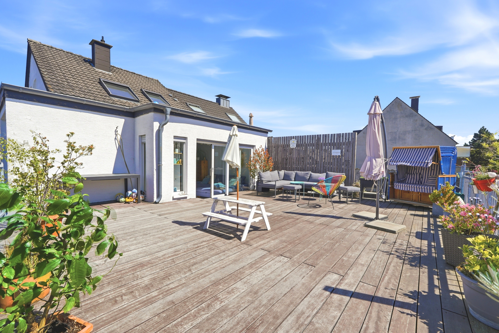 Mit 3D und ROOMTOUR: Moderne Maisonettewohnung mit großer Dachterrasse – für den Landeanflug Ihrer Freunde – Köln – Vorschaubild 25
