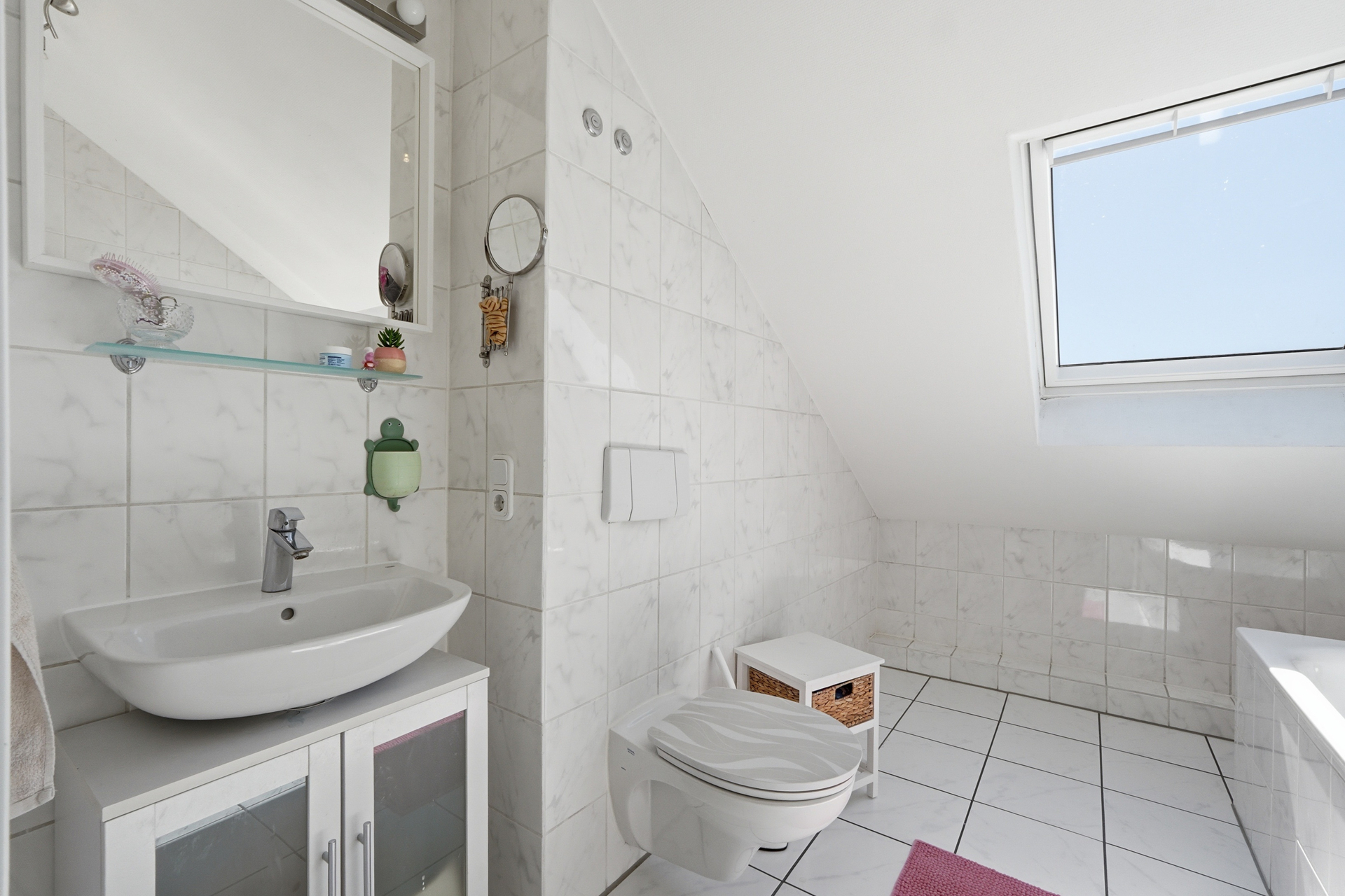 Mit 3D und ROOMTOUR: Moderne Maisonettewohnung mit großer Dachterrasse – für den Landeanflug Ihrer Freunde – Köln – Vorschaubild 7