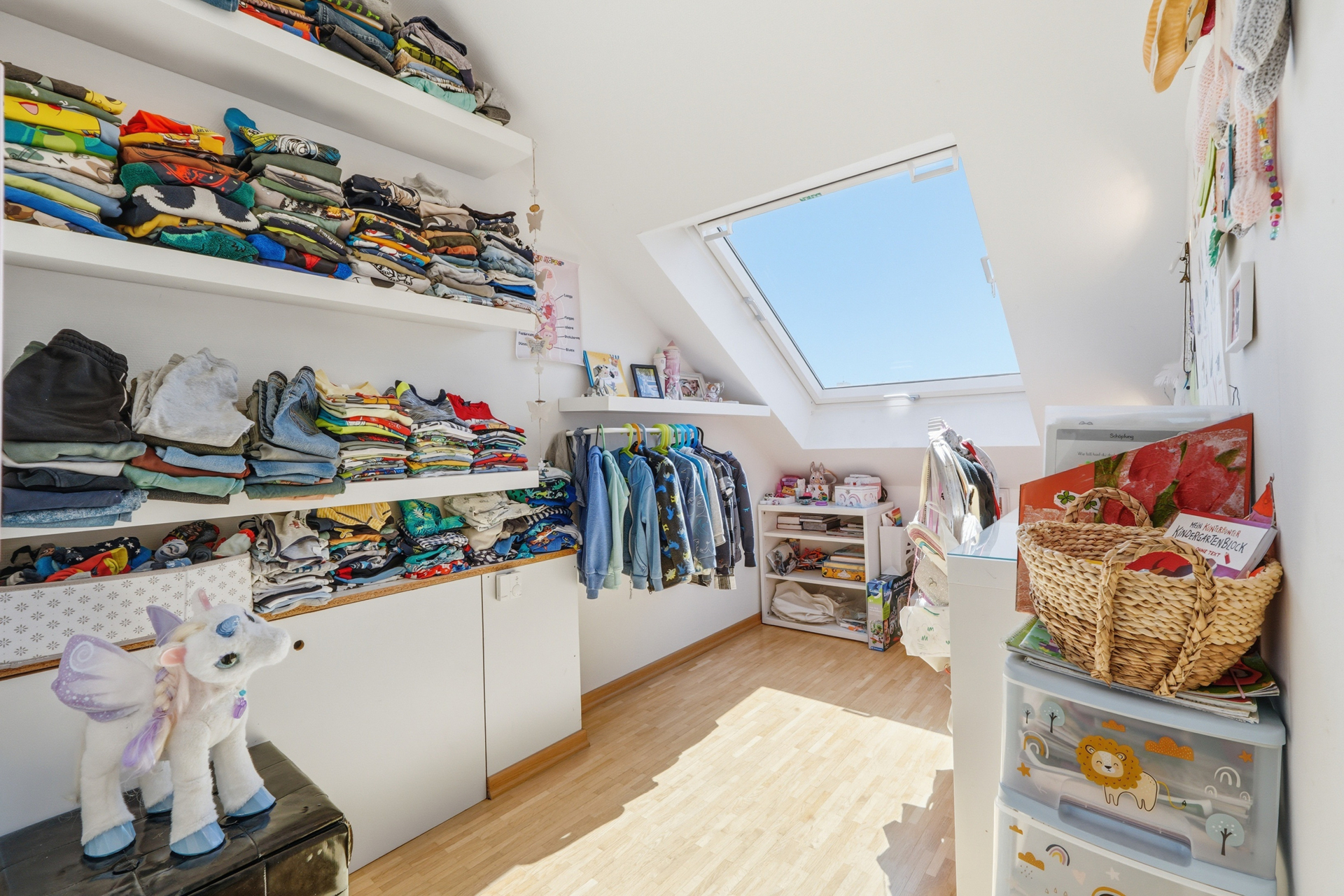 Mit 3D und ROOMTOUR: Moderne Maisonettewohnung mit großer Dachterrasse – für den Landeanflug Ihrer Freunde – Köln – Vorschaubild 9