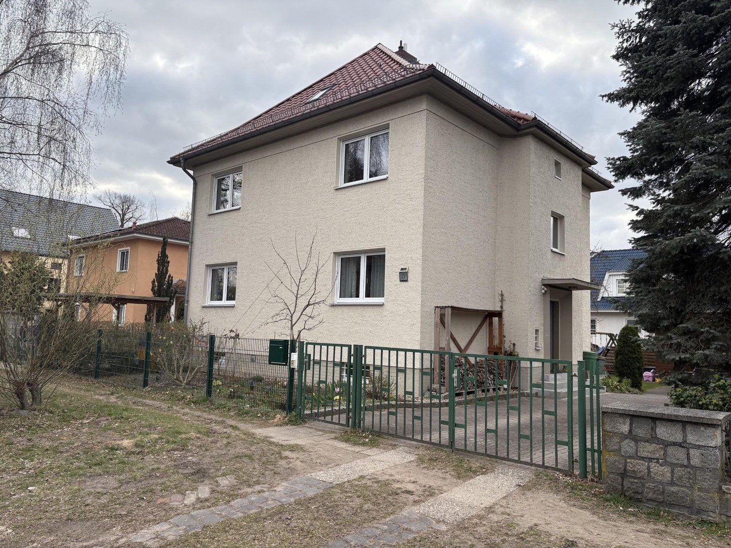 freistehendes Einfamilienhaus mit Garten in ruhiger Wohnlage – Berlin – Vorschaubild 25