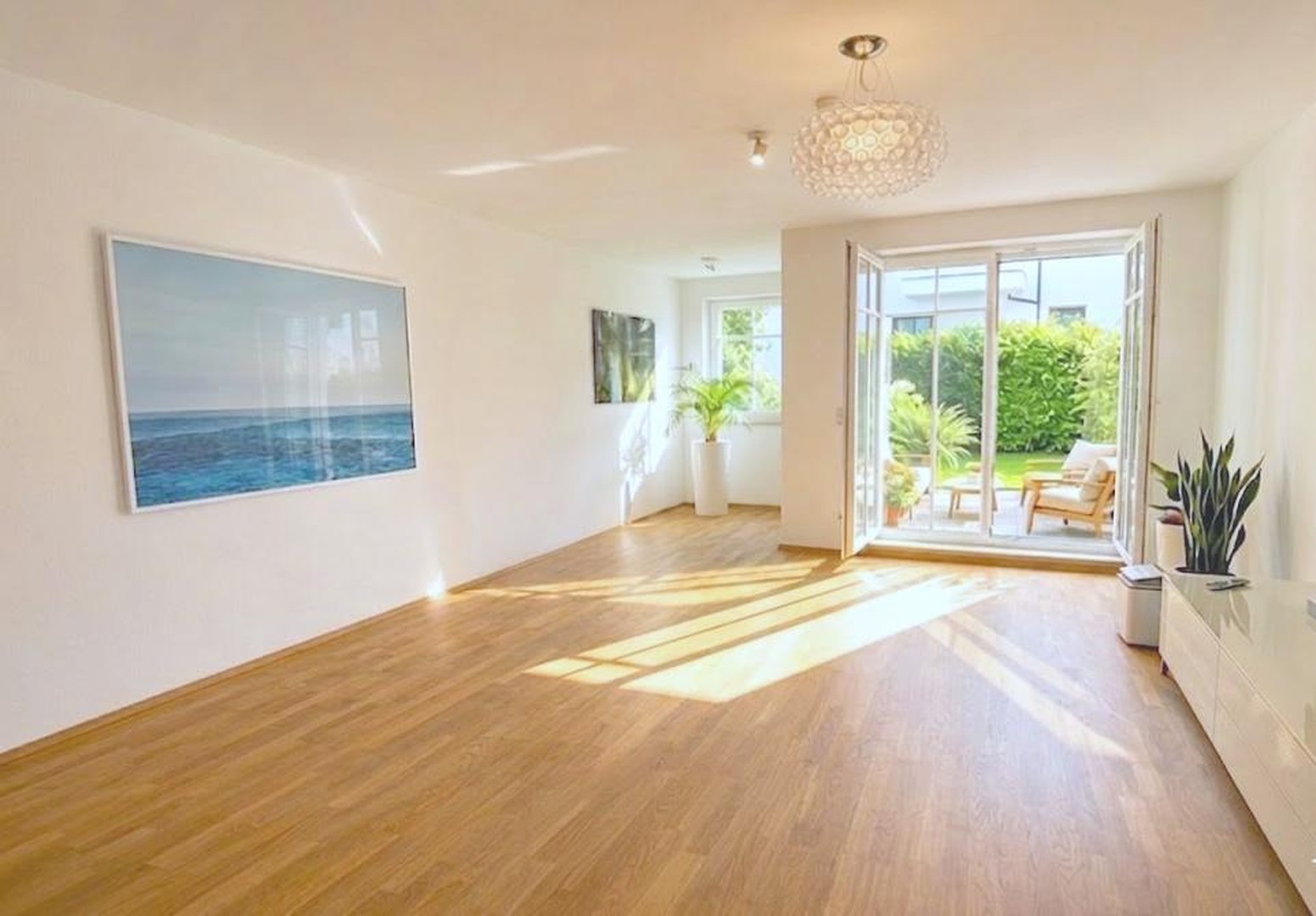 Haus-im-Haus in Stadtvilla: 3-Zimmer-Gartenwohnung mit Südterrasse, Privatgarten, Energiek A und TG – München – Vorschaubild 2