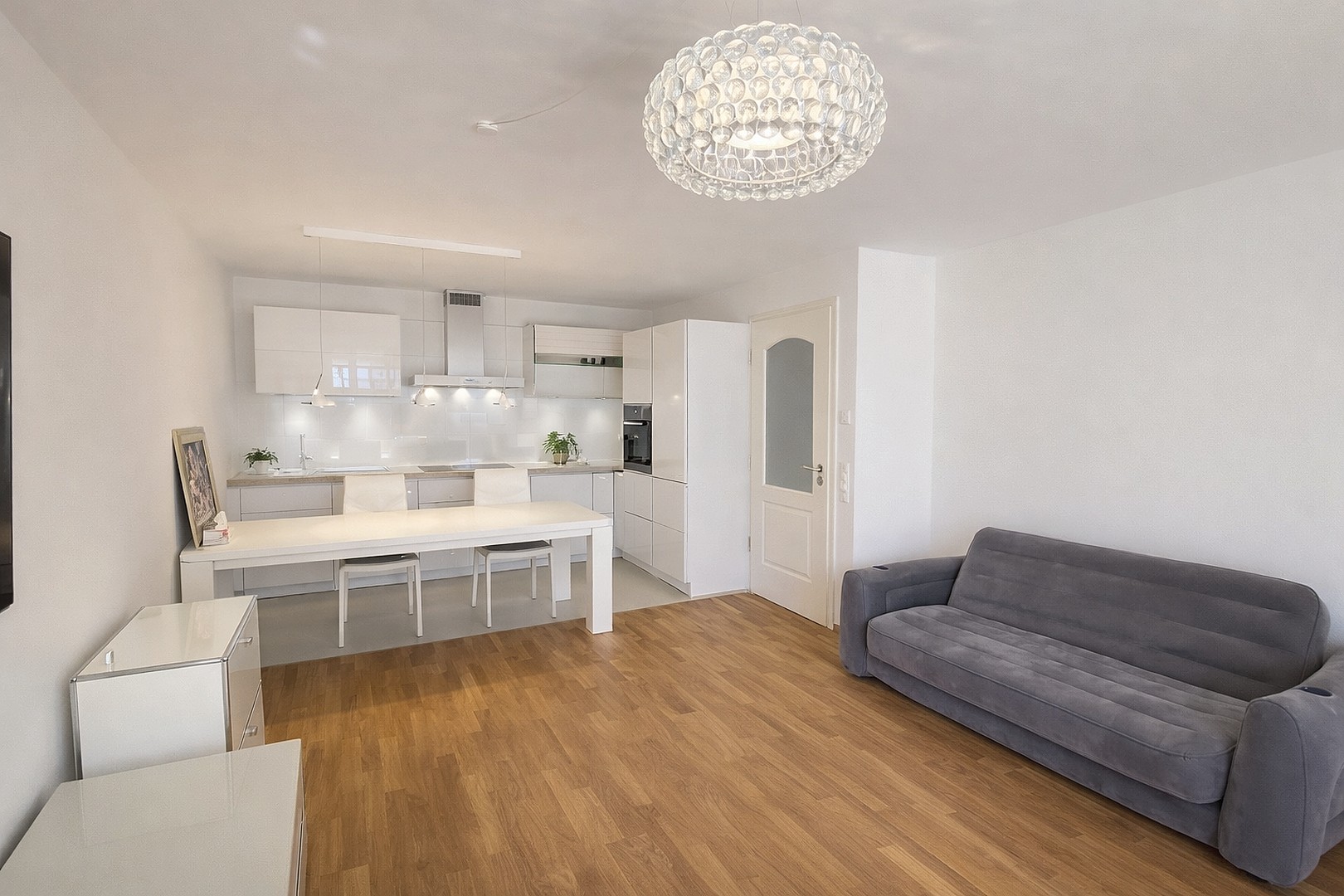 Haus-im-Haus in Stadtvilla: 3-Zimmer-Gartenwohnung mit Südterrasse, Privatgarten, Energiek A und TG – München – Vorschaubild 7