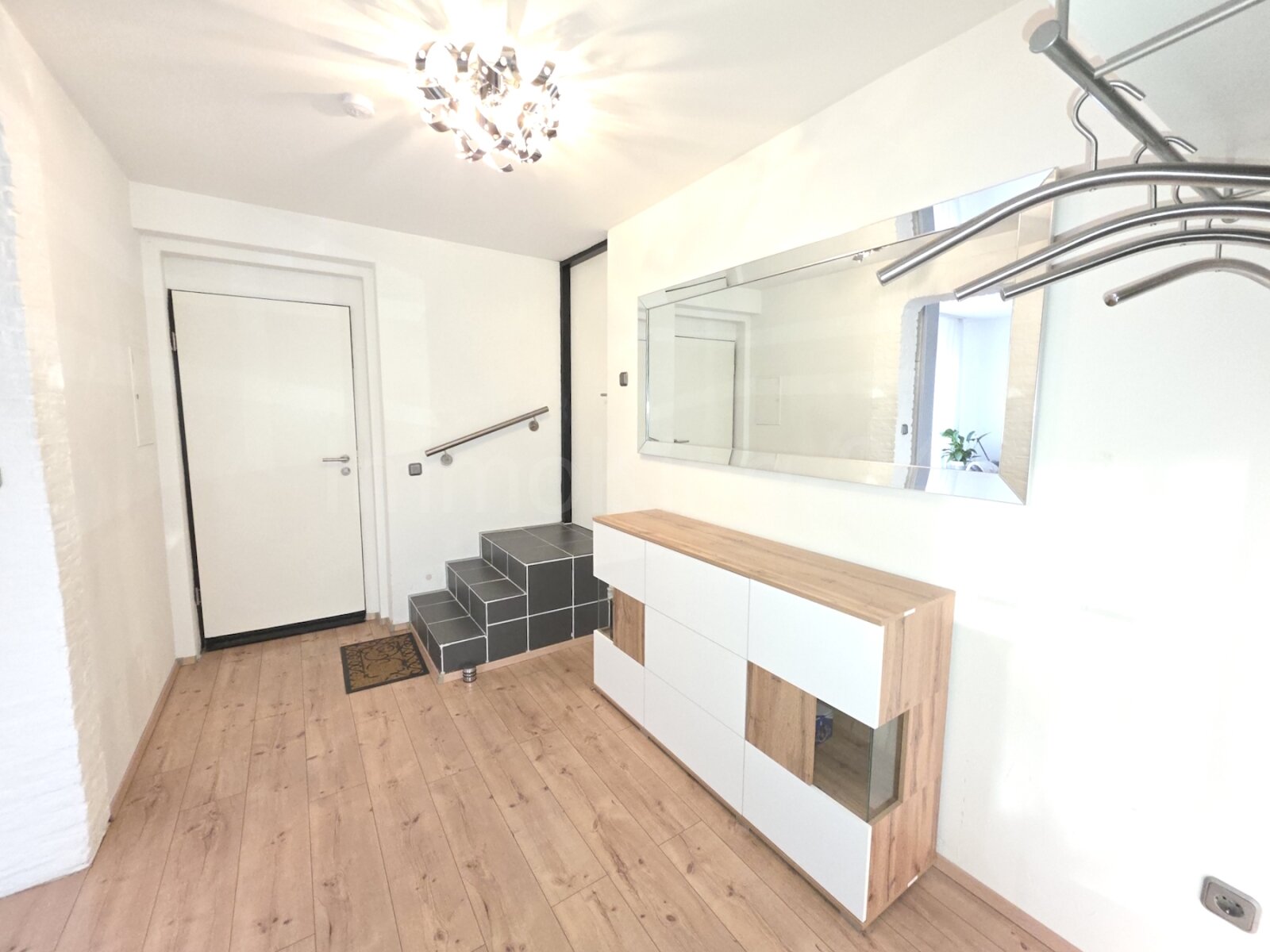 ++ MODERNISIERTES DREIFAMILIENHAUS + DOPPELGARAGE + GARTEN IN GUTER LAGE!! ++ – Herzogenrath – Vorschaubild 4