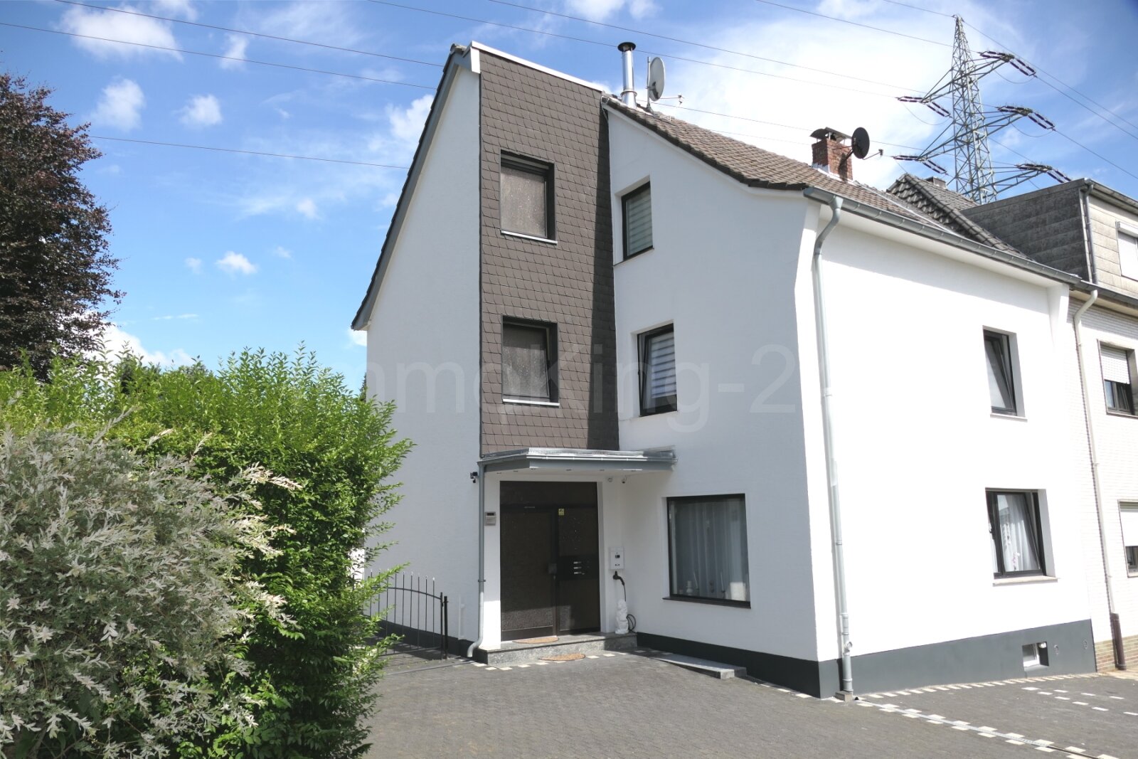 ++ MODERNISIERTES DREIFAMILIENHAUS + DOPPELGARAGE + GARTEN IN GUTER LAGE!! ++ – Herzogenrath – Vorschaubild 13