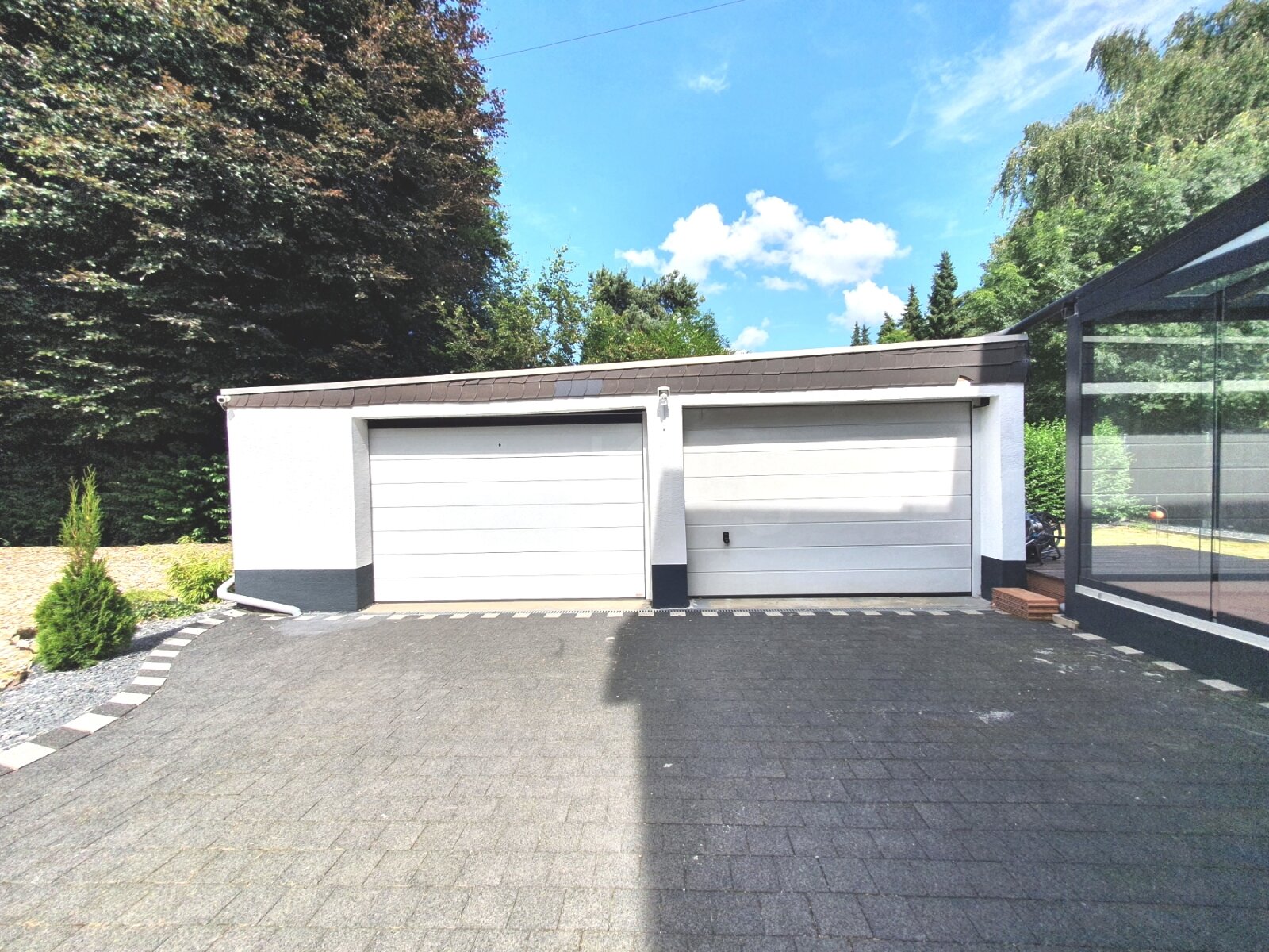 ++ MODERNISIERTES DREIFAMILIENHAUS + DOPPELGARAGE + GARTEN IN GUTER LAGE!! ++ – Herzogenrath – Vorschaubild 20