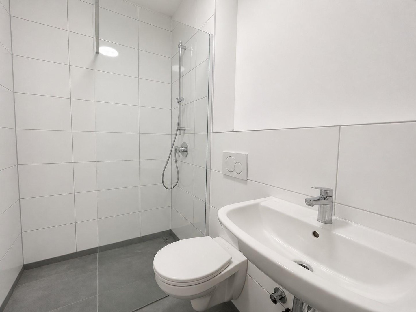 Kernsaniert, voll möbliert und zeitnah bezugsfertig – stilvolle Terrassenwohnung! – Köln – Vorschaubild 3