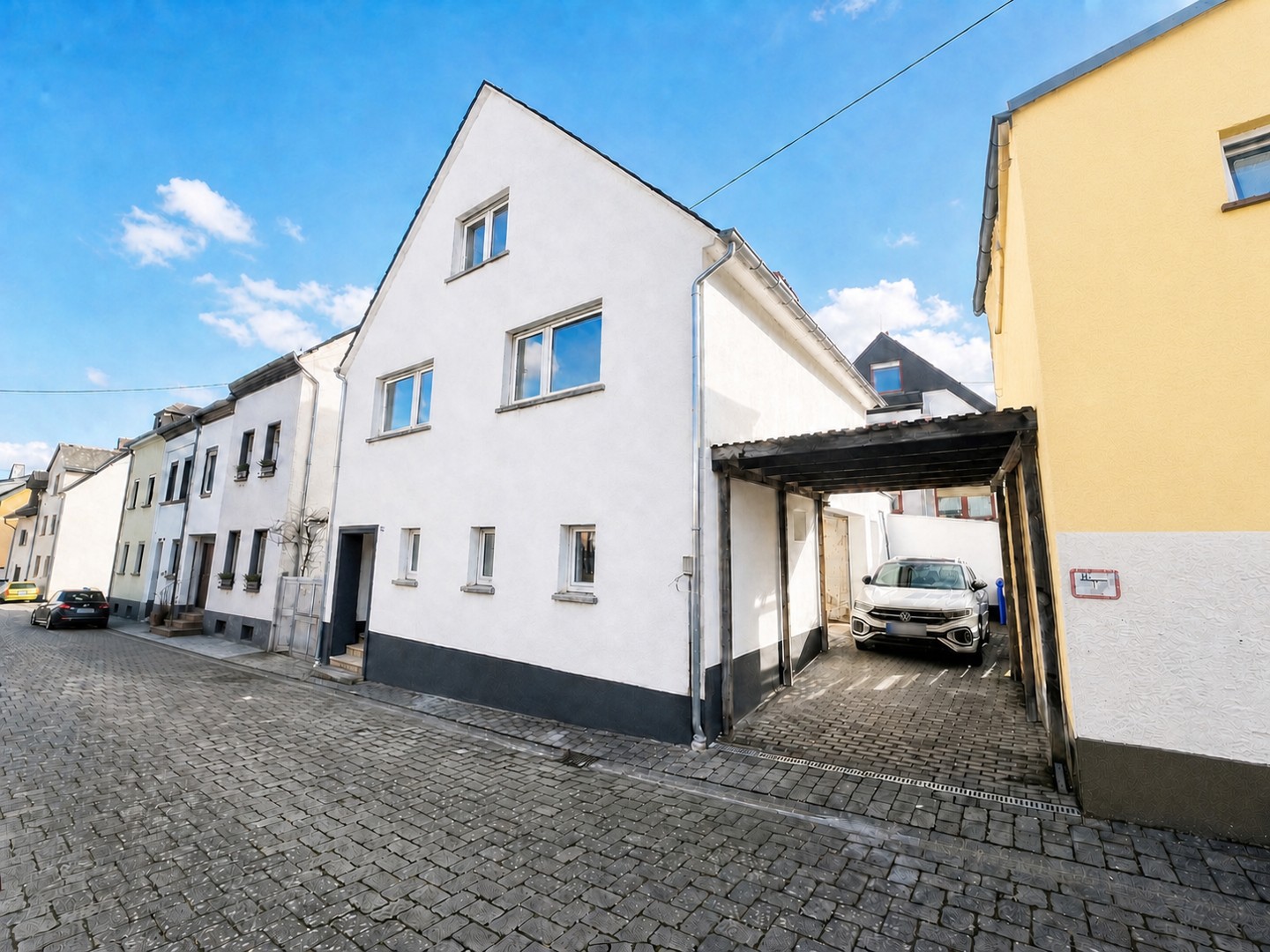 Modernisiertes Einfamilienhaus in begehrter Lage von Koblenz-Rübenach - Ohne Provision! – Koblenz – Bild 1 von 15