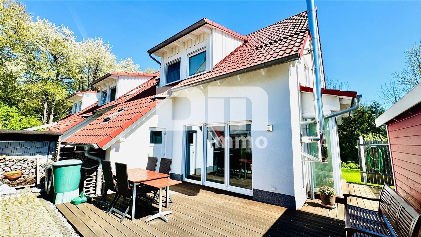 Modernes Familienglück nahe KfW 55-Standard mit Terrasse, Carport und Parkplatz – Kassel , Hess – Bild 1 von 27