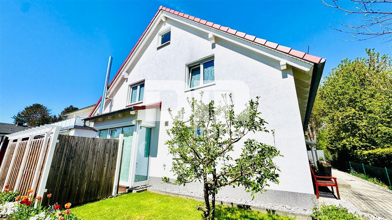 Modernes Familienglück nahe KfW 55-Standard mit Terrasse, Carport und Parkplatz – Kassel , Hess – Vorschaubild 2