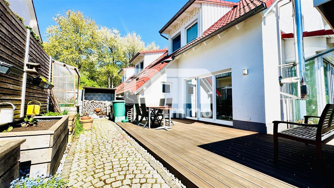 Modernes Familienglück nahe KfW 55-Standard mit Terrasse, Carport und Parkplatz – Kassel , Hess – Vorschaubild 11