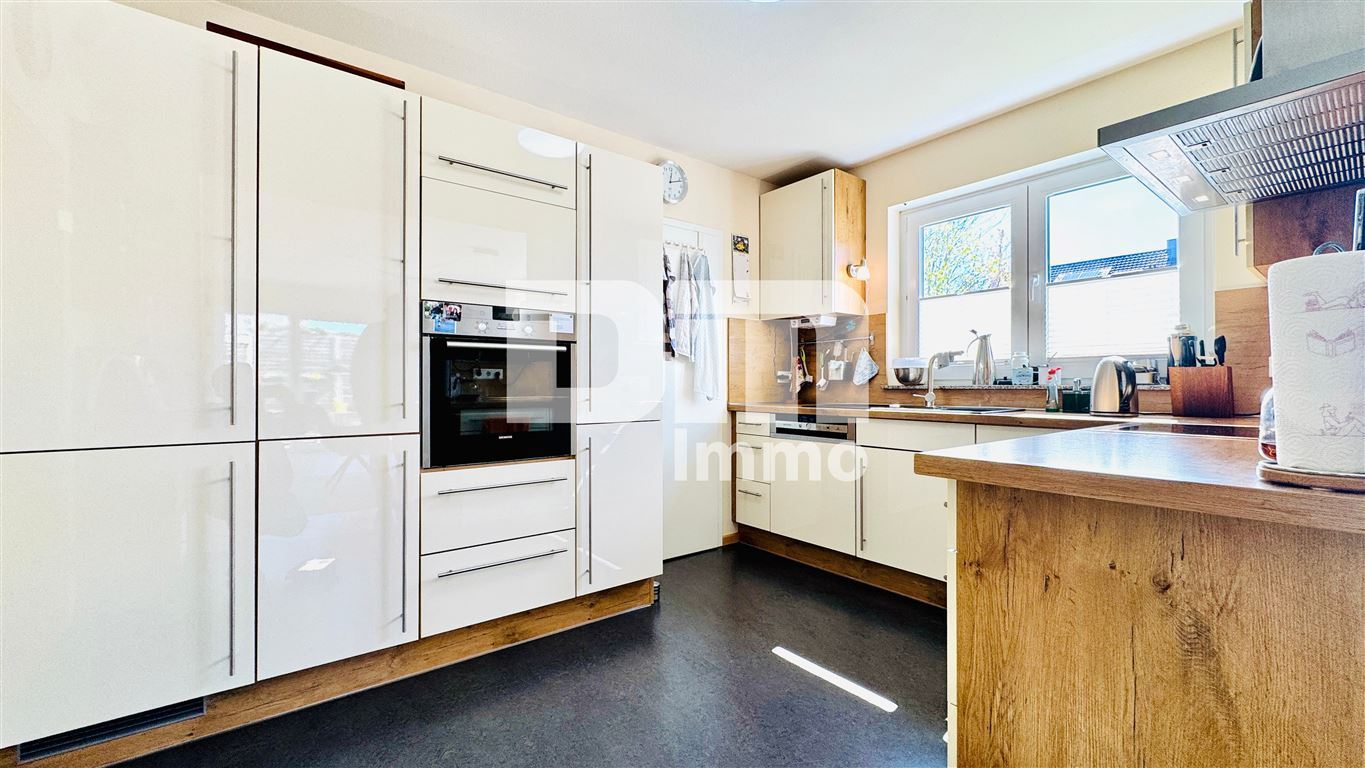 Modernes Familienglück nahe KfW 55-Standard mit Terrasse, Carport und Parkplatz – Kassel , Hess – Vorschaubild 13