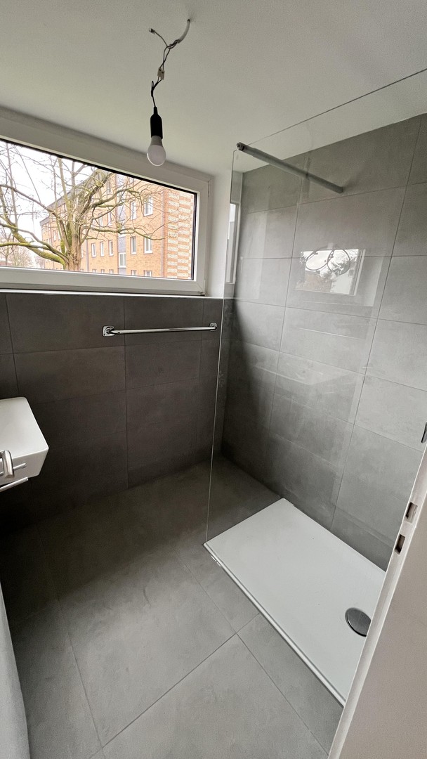 Luxuriös kernsanierte 80 m2 Wohnung in Düsseldorf Lörick – Düsseldorf – Vorschaubild 3