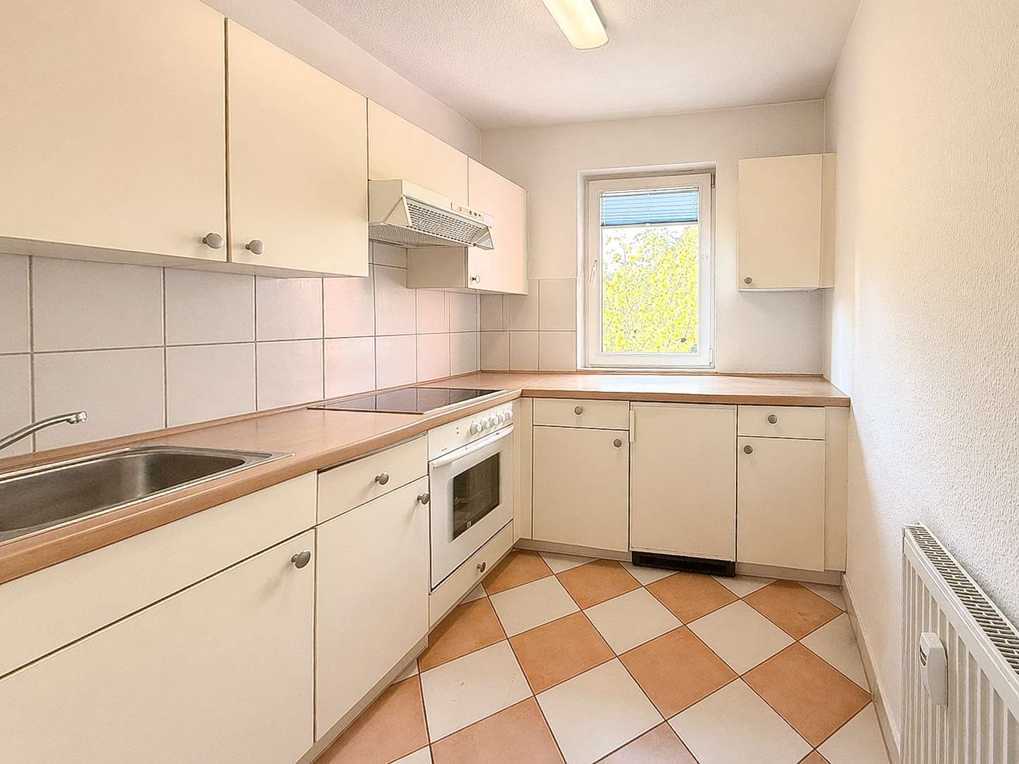 4,45 % Rendite I Betreutes Wohnen am Südplatz I 2-Raumwohnung I sonnige Loggia I Aufzug I Keller – Leipzig – Vorschaubild 12