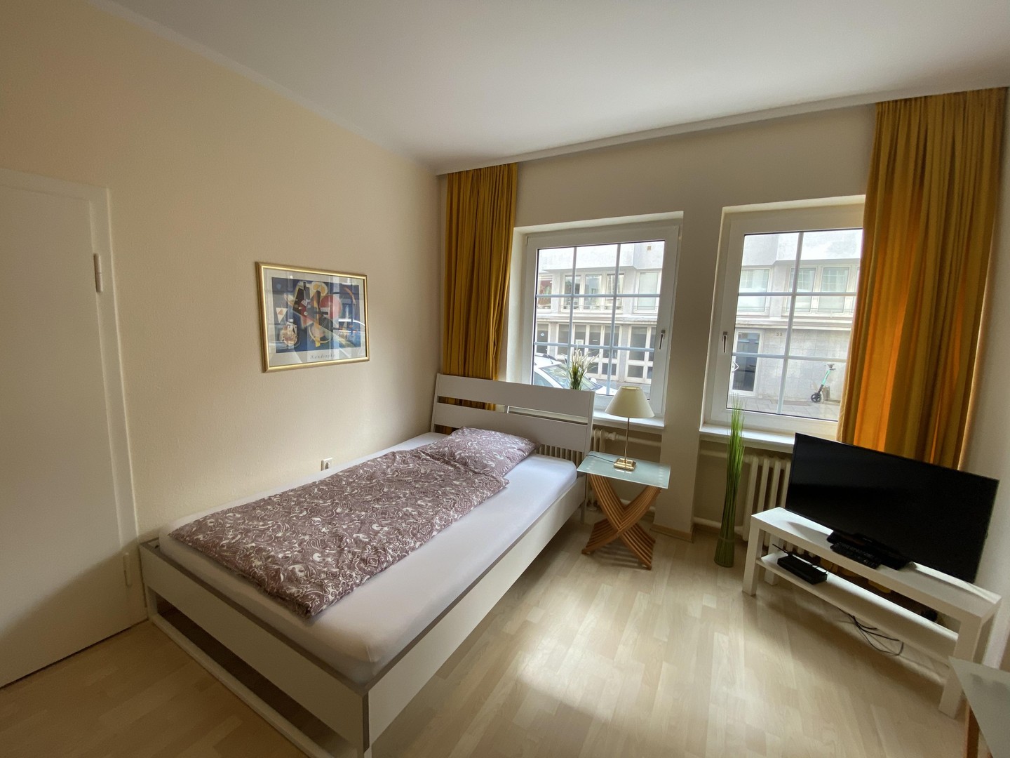 Schicke Single Wohnung (möbliert) nähe Japanviertel – Düsseldorf – Vorschaubild 2