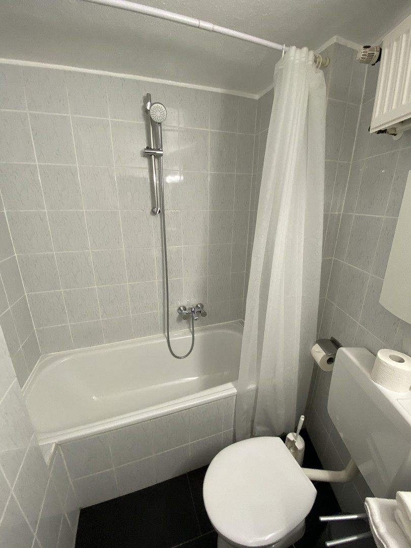 Schicke Single Wohnung (möbliert) nähe Japanviertel – Düsseldorf – Vorschaubild 6