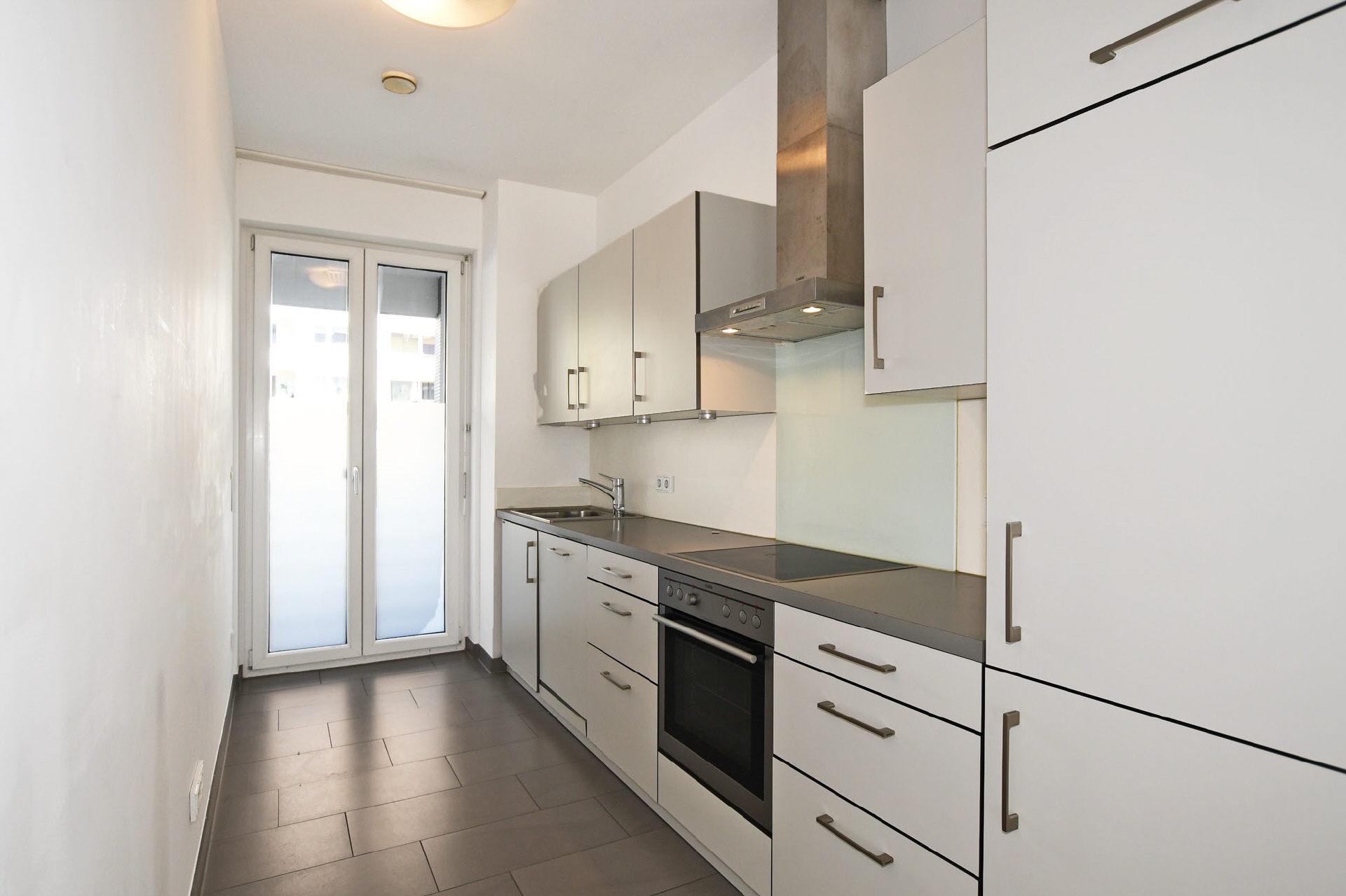 AIGNER - Moderne 4-Zimmer Erdgeschosswohnung mit urbanem Flair in Toplage Haidhausen – München – Vorschaubild 3