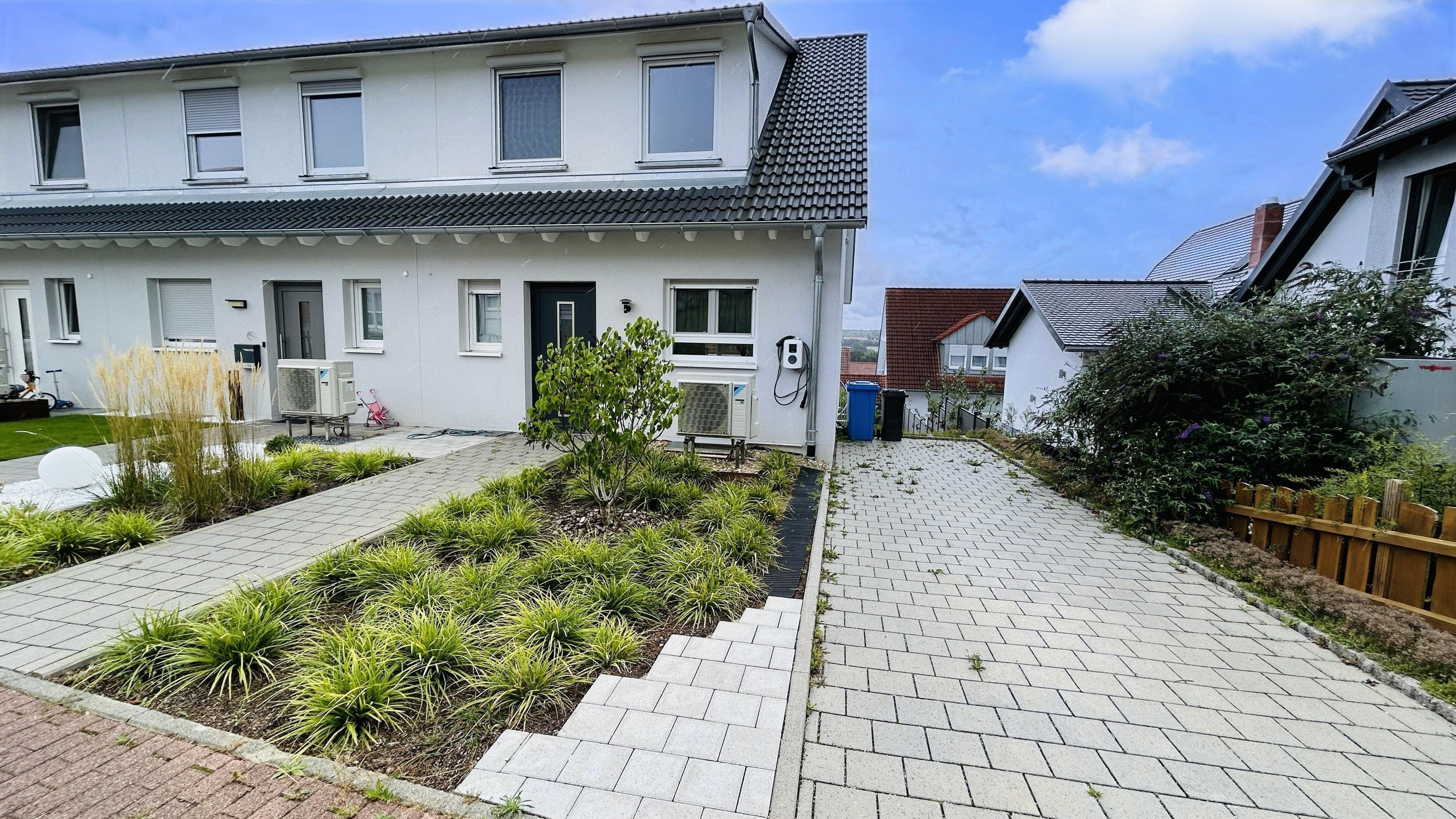Modern und effizient: Neubau 2021 - Wohnen mit hohem Komfort – Gemmingen – Bild 1 von 18
