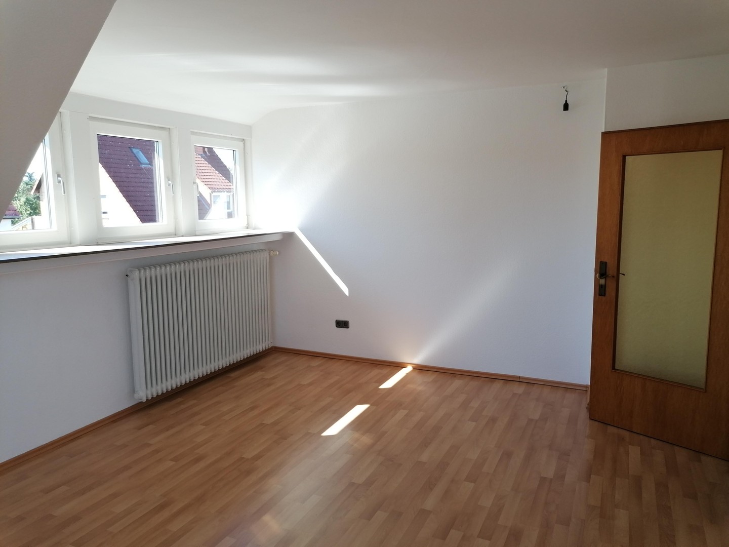 Freistehendes Einfamilienhaus mit großem Garten in Wennigsen OT Bredenbeck – Wennigsen – Vorschaubild 8