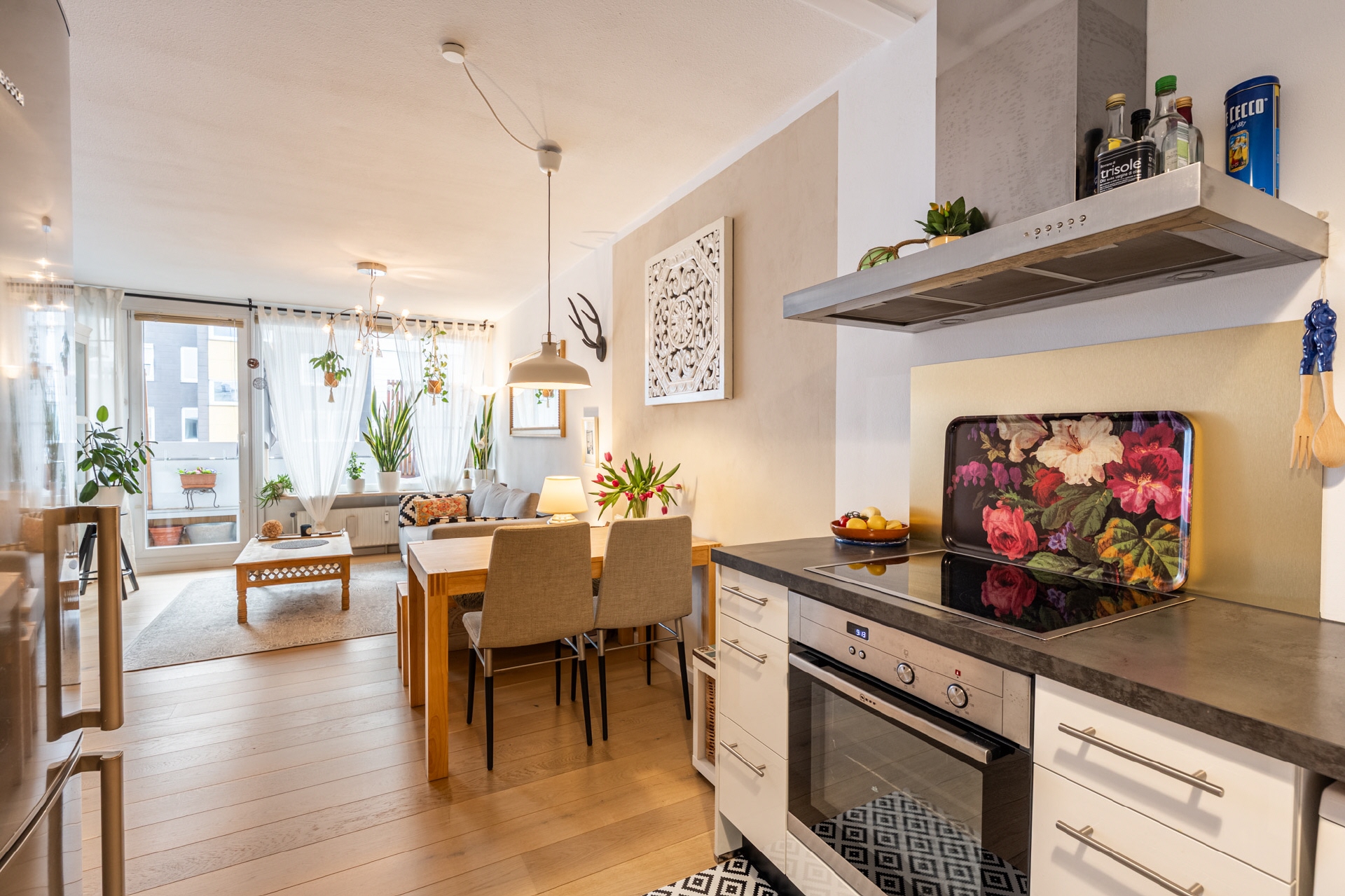 AIGNER - Zentral & grün! Charmante 2-Zimmer-Wohnung in unmittelbarer Isarnähe – München – Vorschaubild 2