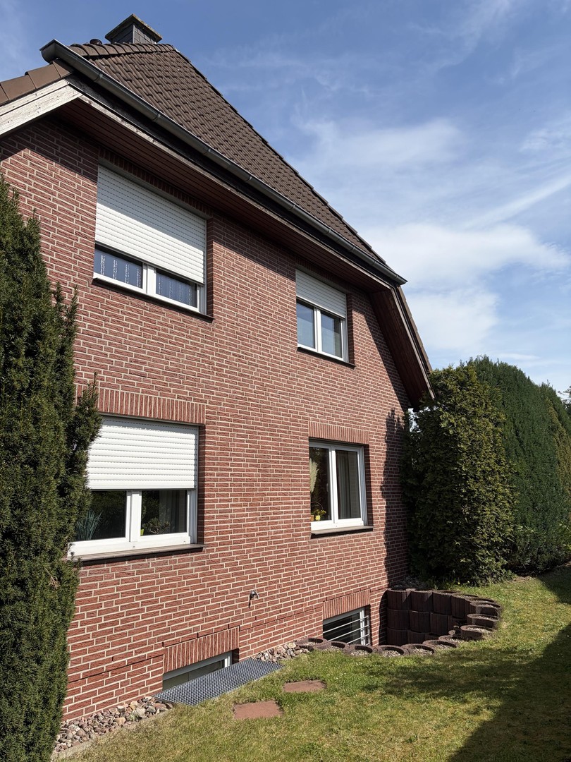 Gepflegtes EFH im Grünen in Feldrandlage mit großem Grundstück, Wohnkeller und Doppelgarage – Niedersachsen – Vorschaubild 6