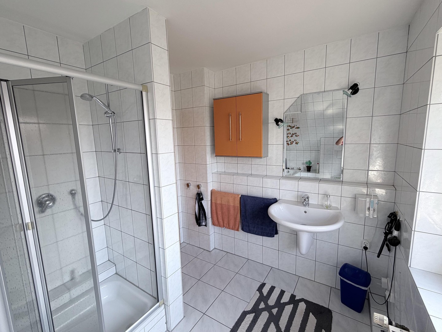 Gepflegtes EFH im Grünen in Feldrandlage mit großem Grundstück, Wohnkeller und Doppelgarage – Niedersachsen – Vorschaubild 14