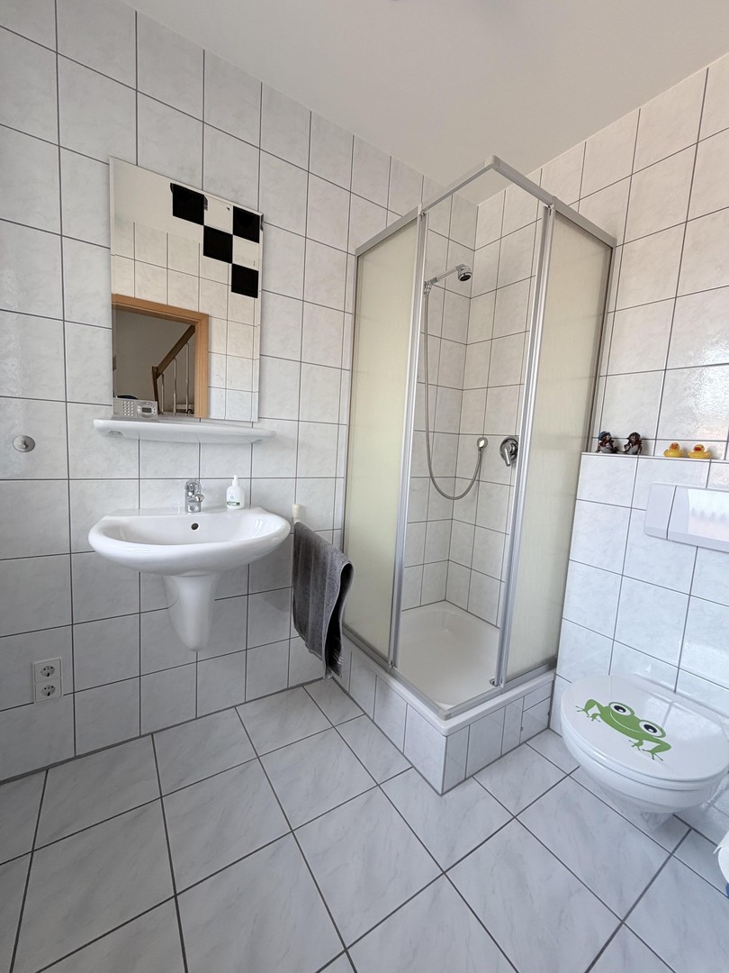 Gepflegtes EFH im Grünen in Feldrandlage mit großem Grundstück, Wohnkeller und Doppelgarage – Niedersachsen – Vorschaubild 15