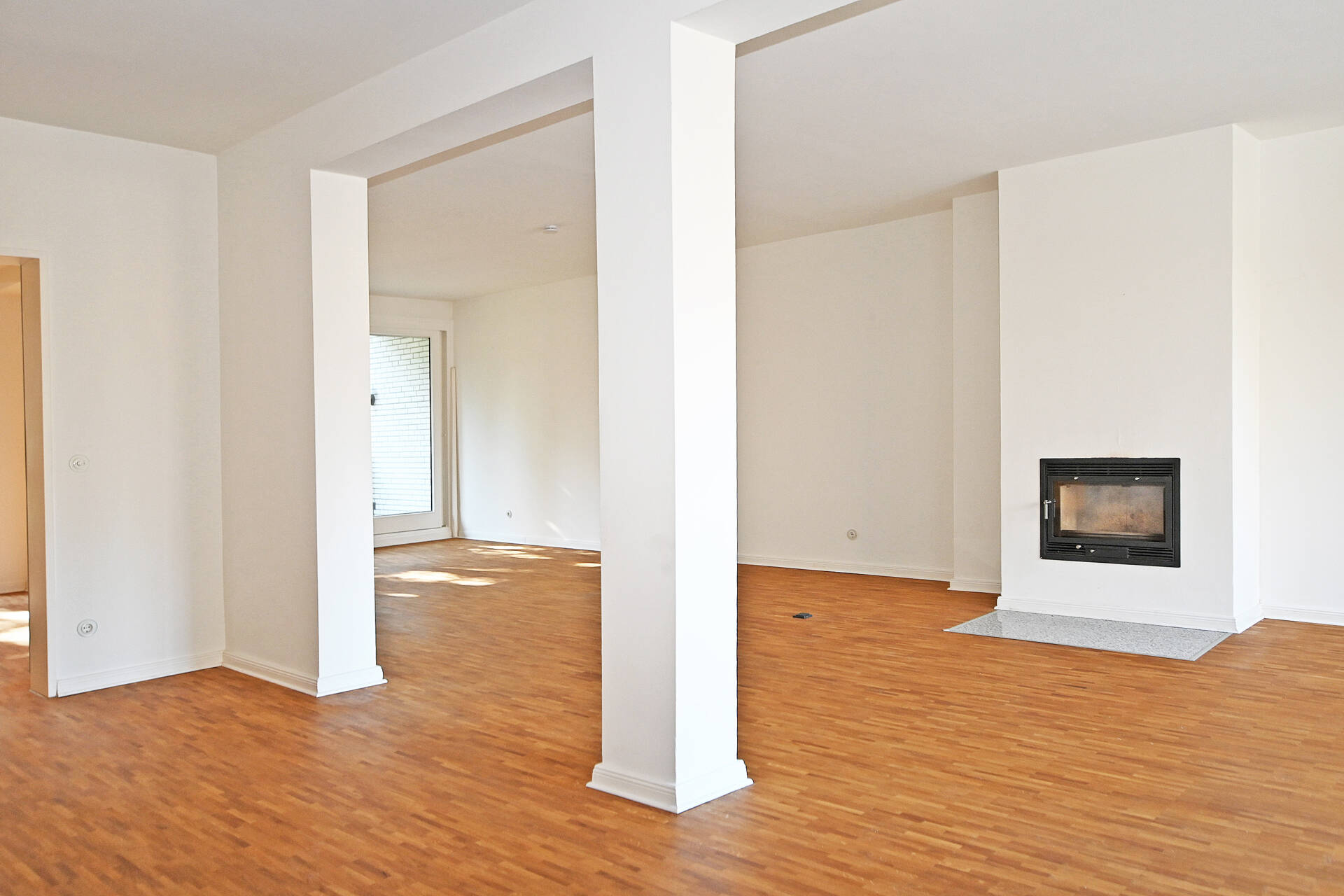 Helle, sonnige Eigentumswohnung - Ruhiges, grünes Wohnen direkt am Alsterlauf mit Kamin und TG – Hamburg / Alsterdorf – Vorschaubild 3
