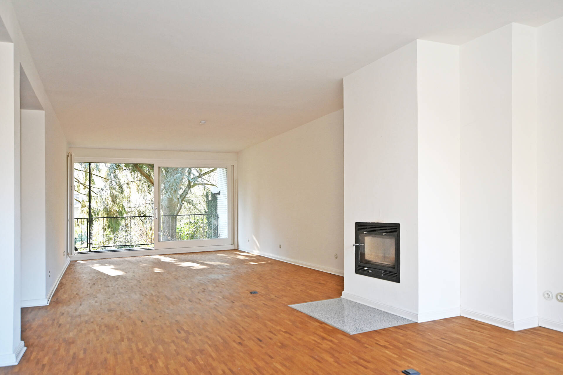 Helle, sonnige Eigentumswohnung - Ruhiges, grünes Wohnen direkt am Alsterlauf mit Kamin und TG – Hamburg / Alsterdorf – Vorschaubild 5