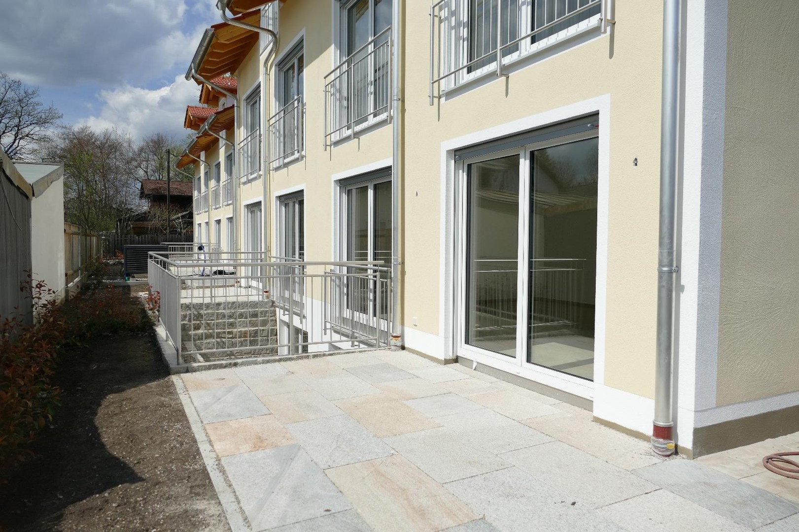 Neubau-Erstbezug, moderne Doppelhaushälfte mit 7 Zimmer