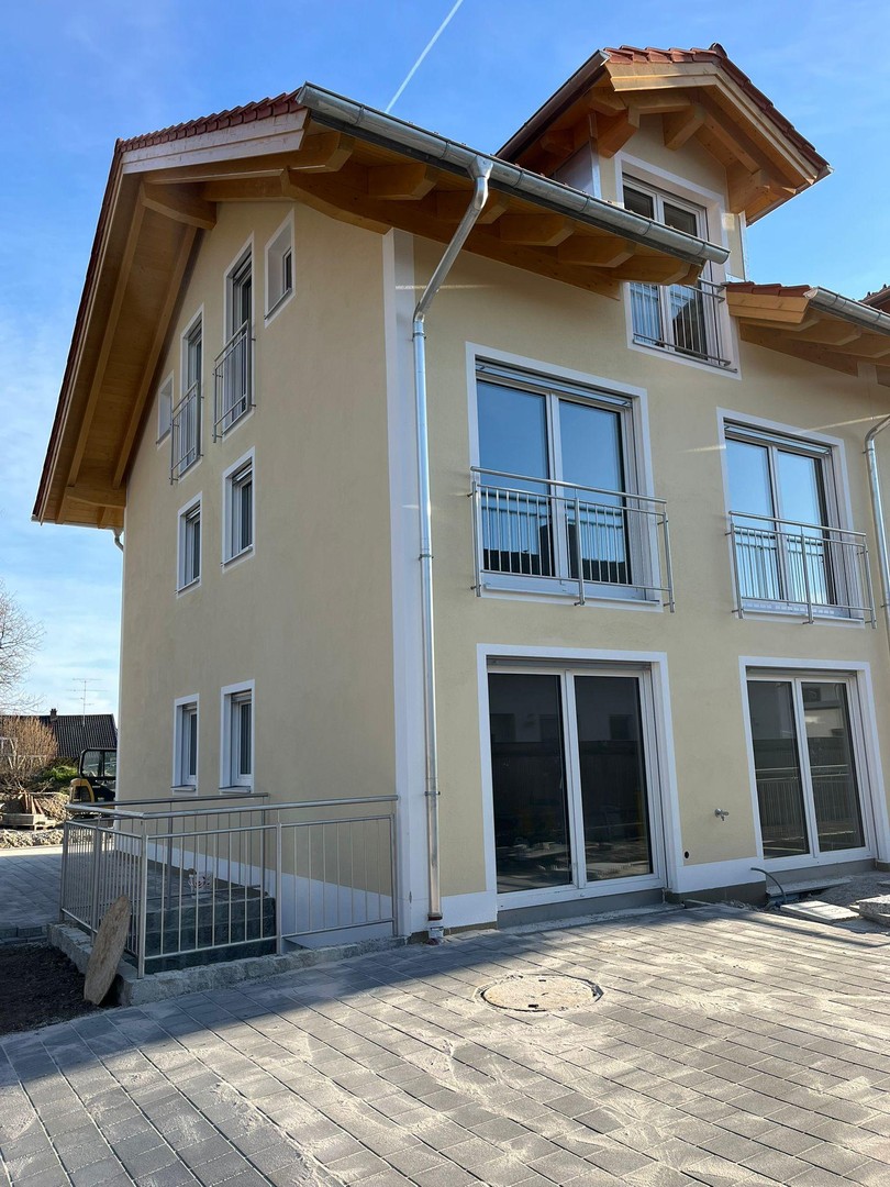 Neubau-Erstbezug, moderne Doppelhaushälfte mit 7 Zimmer – Egmating – Vorschaubild 2
