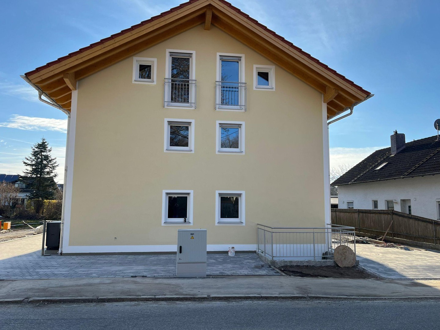 Neubau-Erstbezug, moderne Doppelhaushälfte mit 7 Zimmer – Egmating – Vorschaubild 3