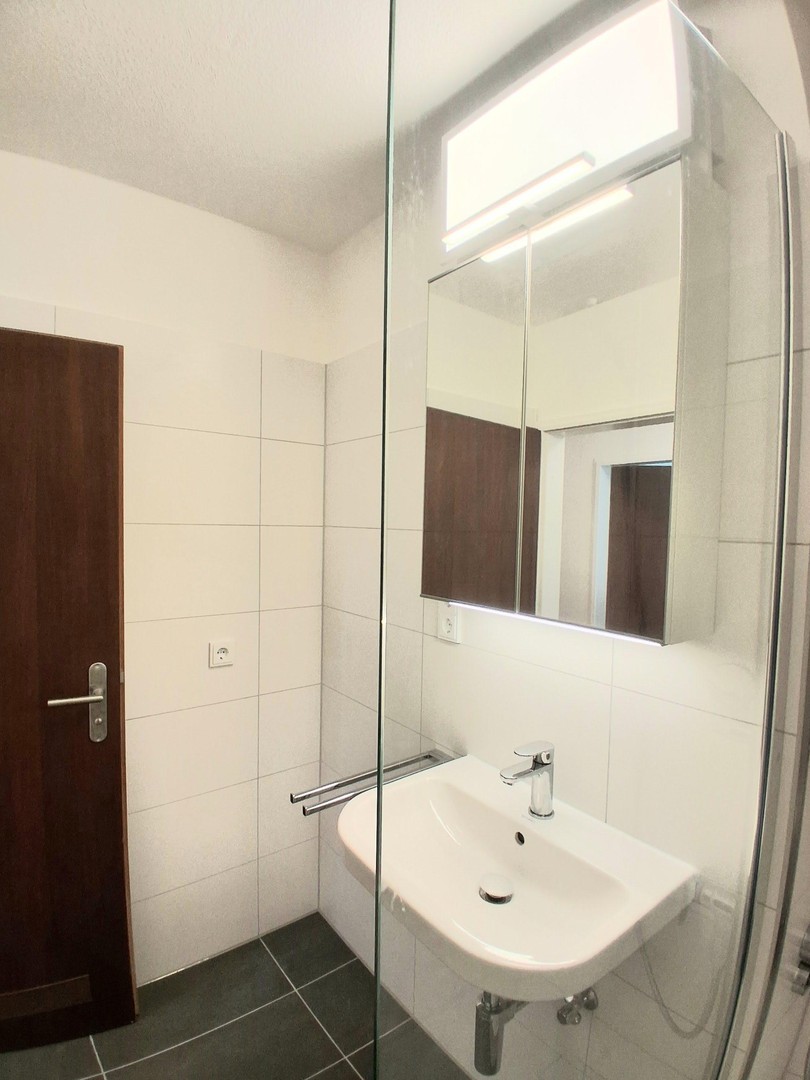 Helle 3-Zimmer Wohnung 70 m2 München Unterhaching mit Balkon Erstbezug nach Vollrenovierung – Unterhaching München – Vorschaubild 27