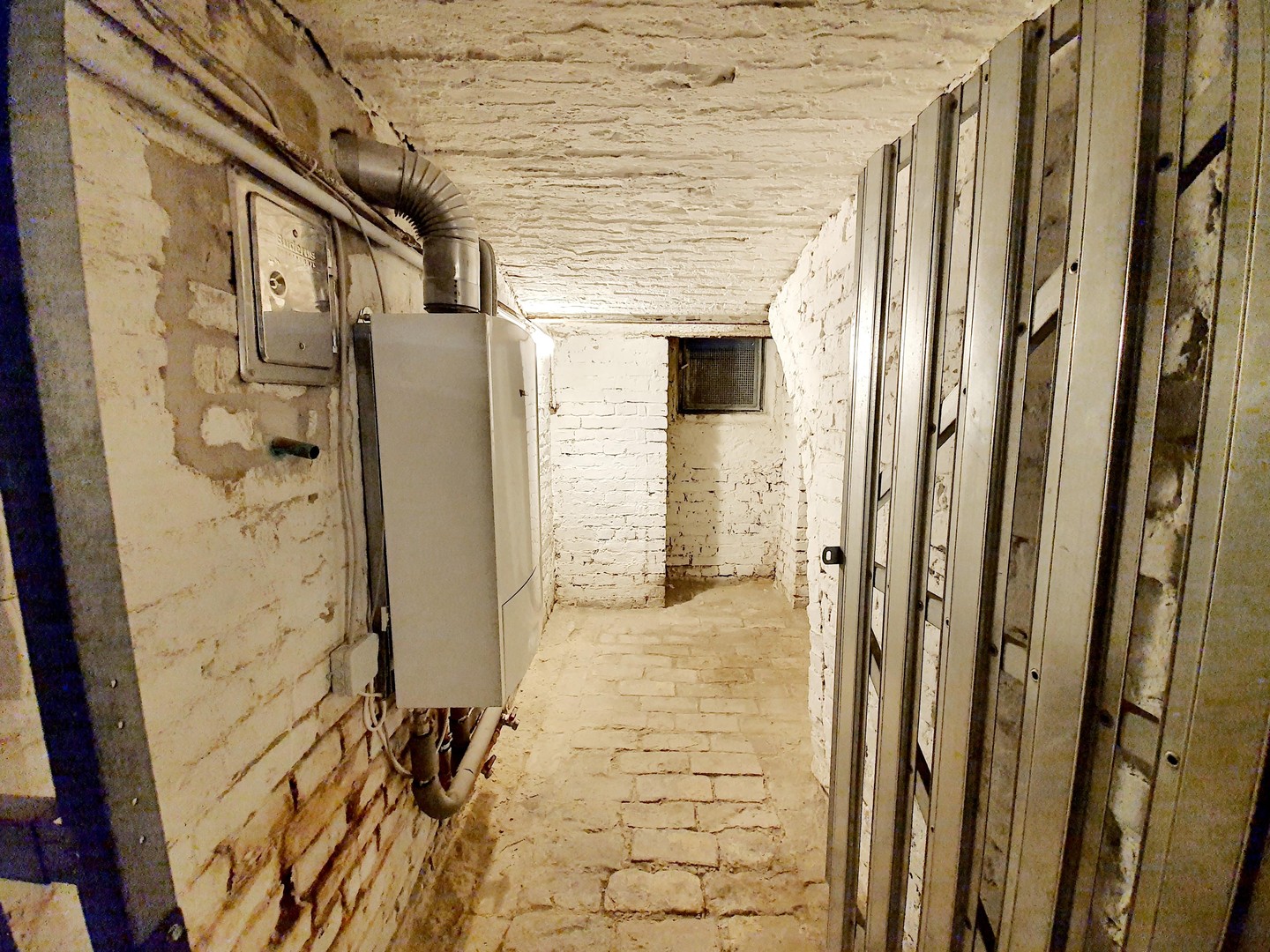 Sanierter Altbau-Traum mit Hofzugang am Savignyplatz • 2 Bäder • unbefristet – Berlin – Vorschaubild 22