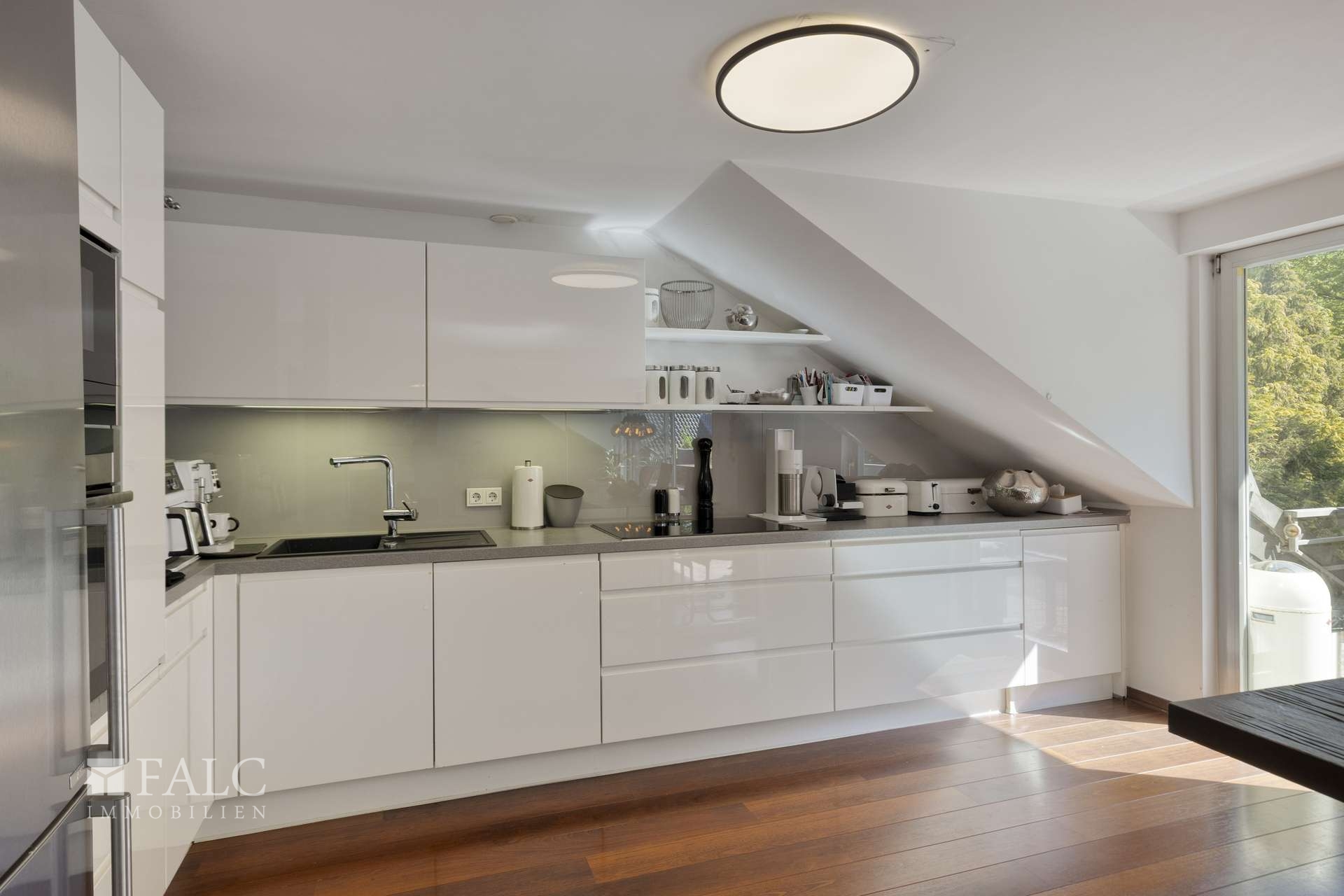 DG-Traum mit Kamin & großem Balkon ins Grüne | 110 m² – Köln – Vorschaubild 10