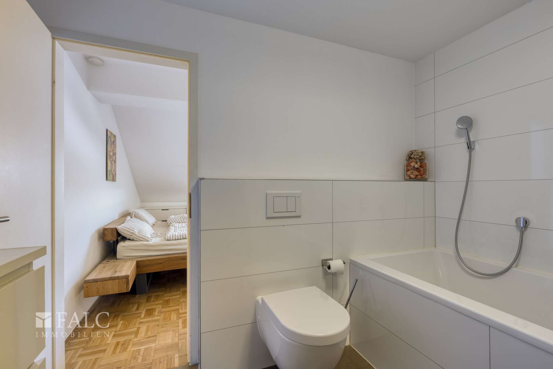 DG-Traum mit Kamin & großem Balkon ins Grüne | 110 m² – Köln – Vorschaubild 14