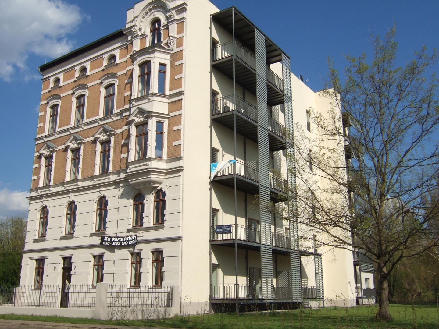 Studiowohnung auf der Elbinsel mit Balkon und Elbblick